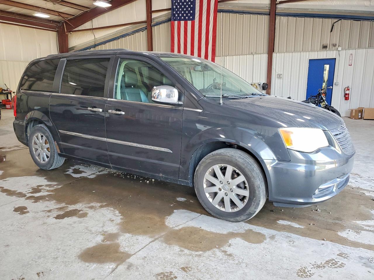 2011 Chrysler Town & Country Touring L Charcoal vin: 2A4RR8DG7BR703729