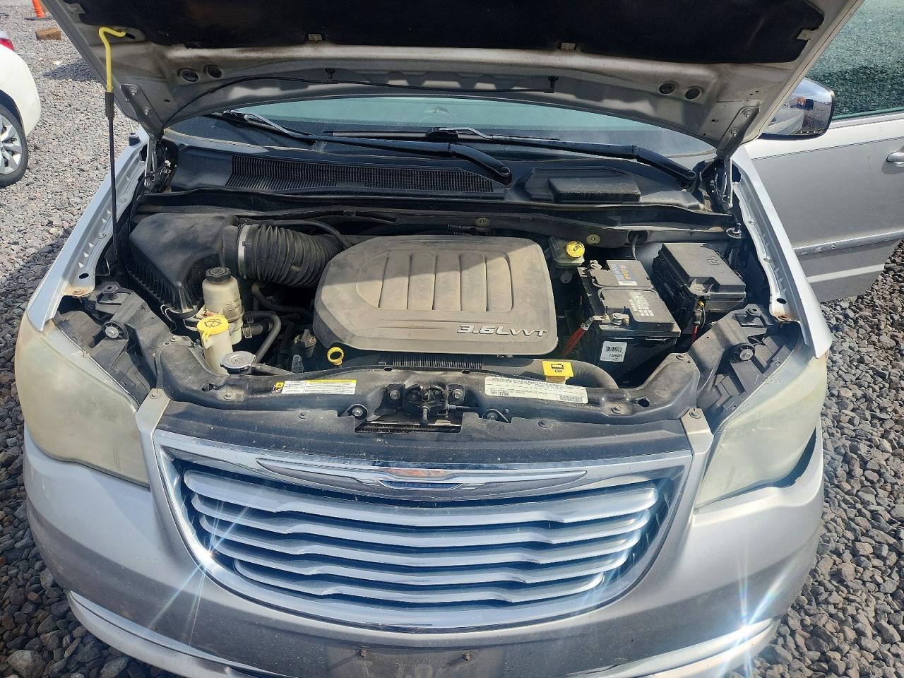 2011 Chrysler Town & Countr Silver vin: 2A4RR8DG7BR746788