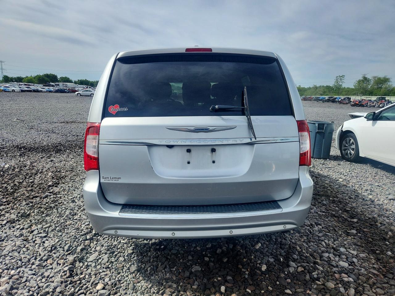 2011 Chrysler Town & Countr Silver vin: 2A4RR8DG7BR746788