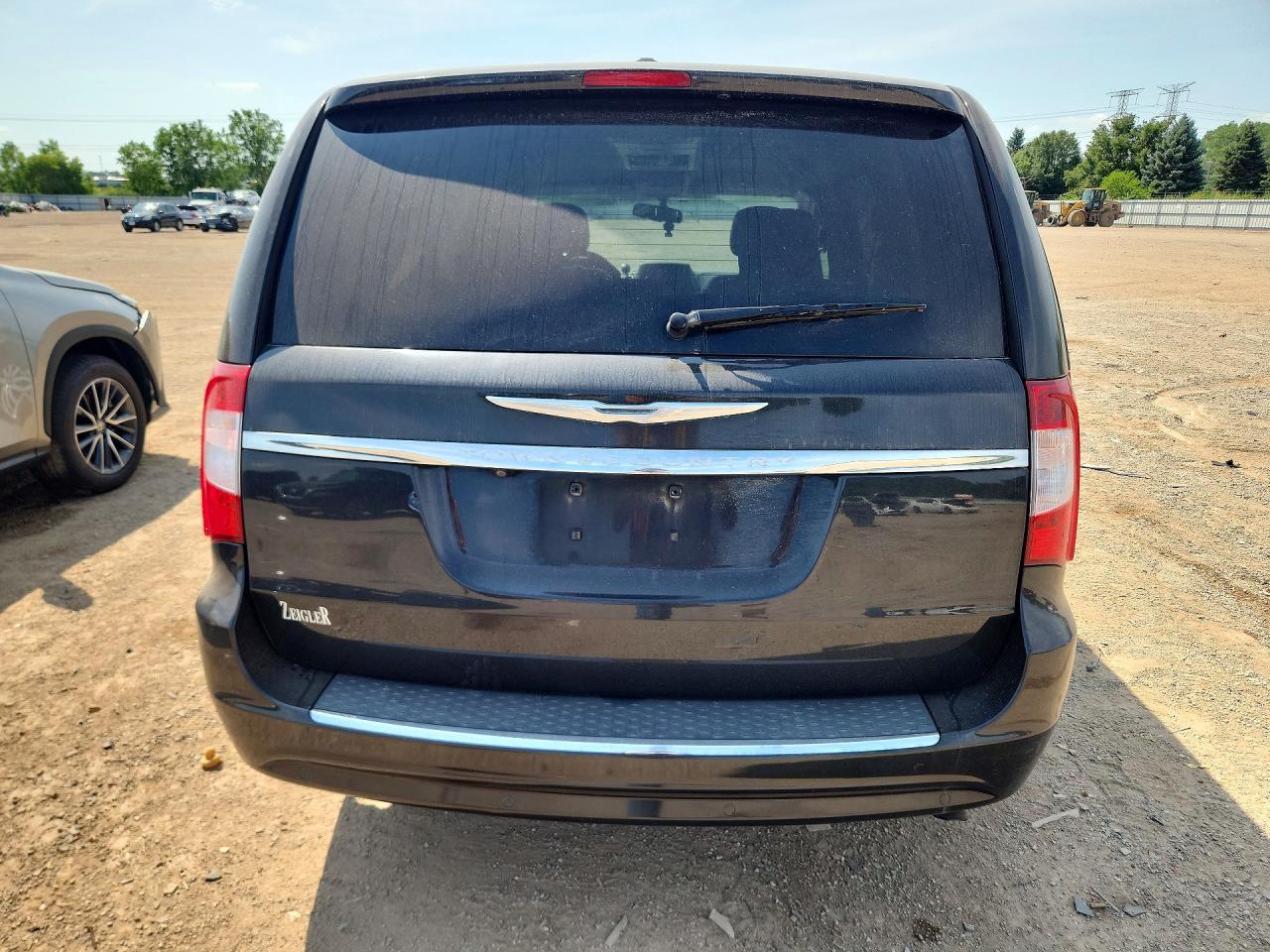 2011 Chrysler Town & Country Touring L Black vin: 2A4RR8DG8BR716554