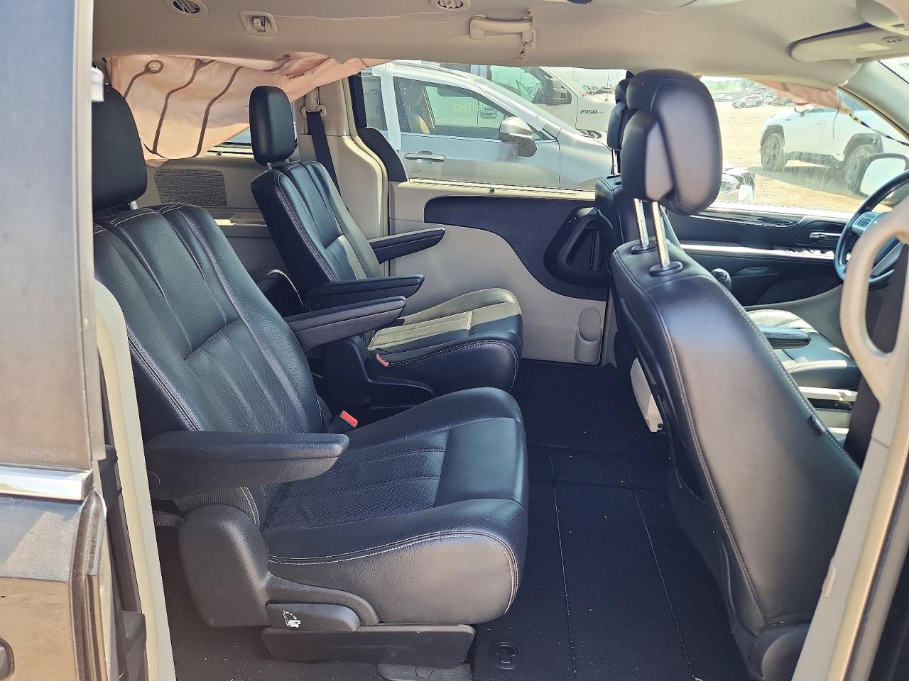 2011 Chrysler Town & Country Touring L Black vin: 2A4RR8DG8BR716554