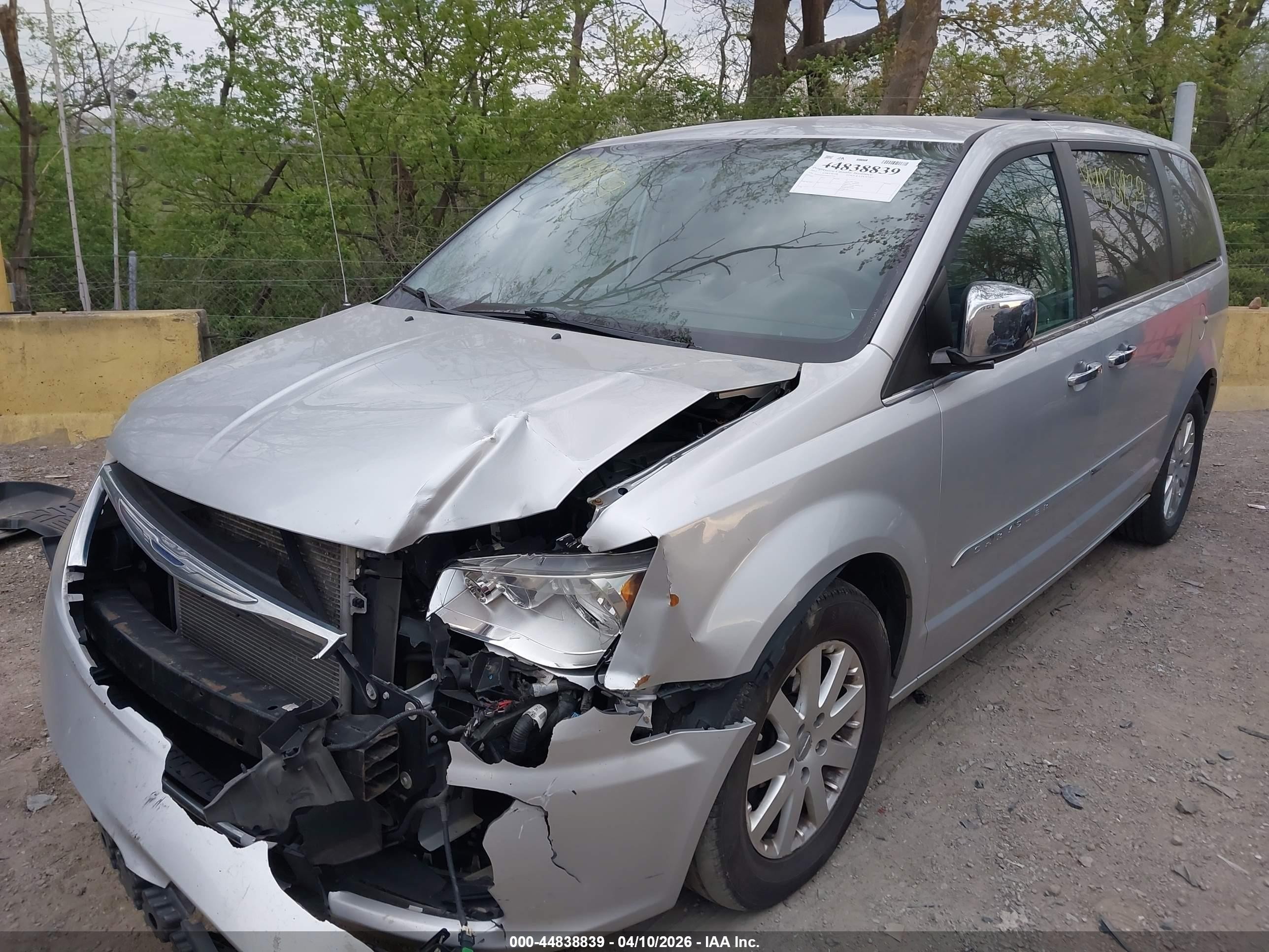 2011 Chrysler Town & Country Touring-l Silver vin: 2A4RR8DG9BR667218