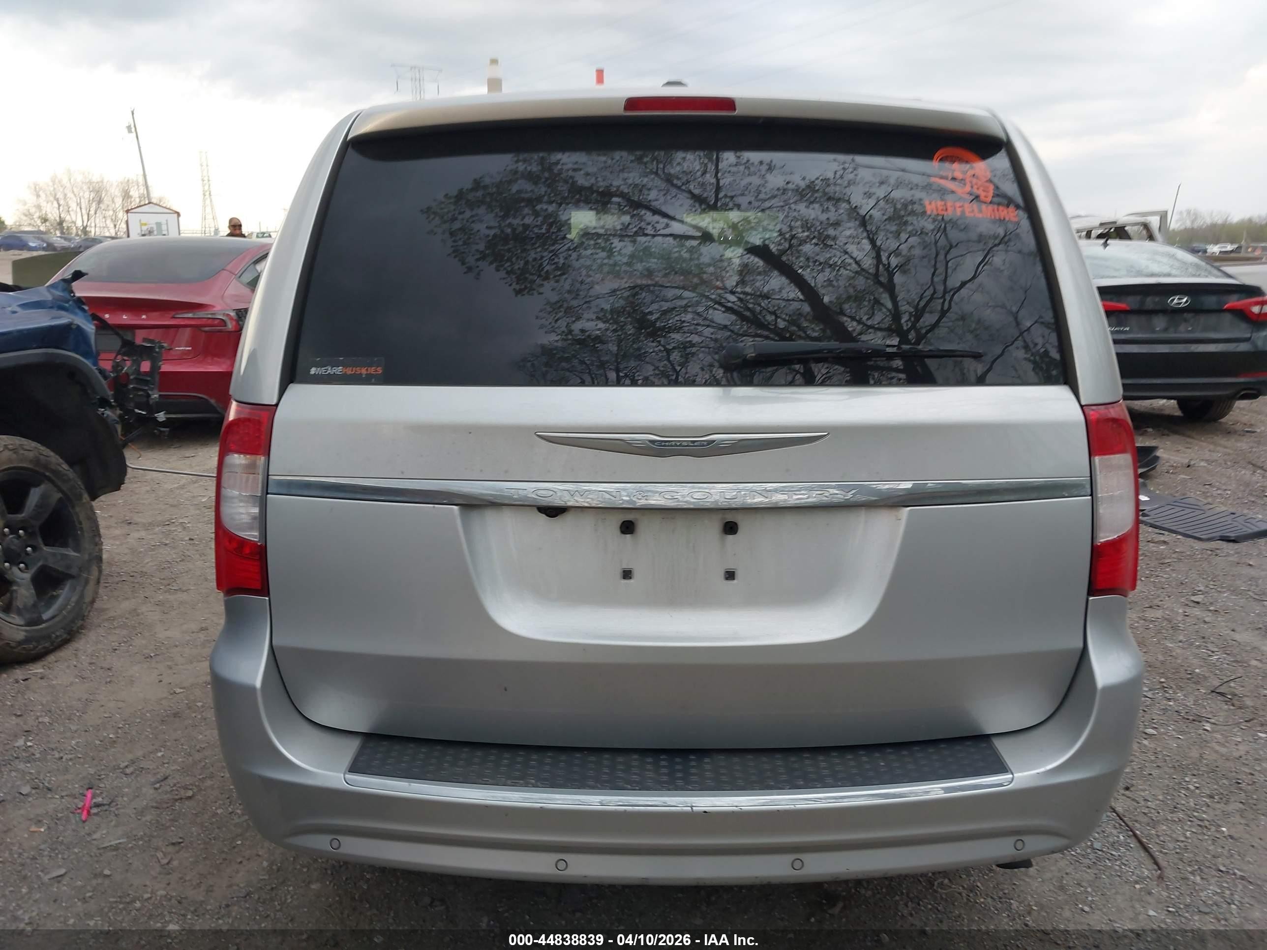 2011 Chrysler Town & Country Touring-l Silver vin: 2A4RR8DG9BR667218