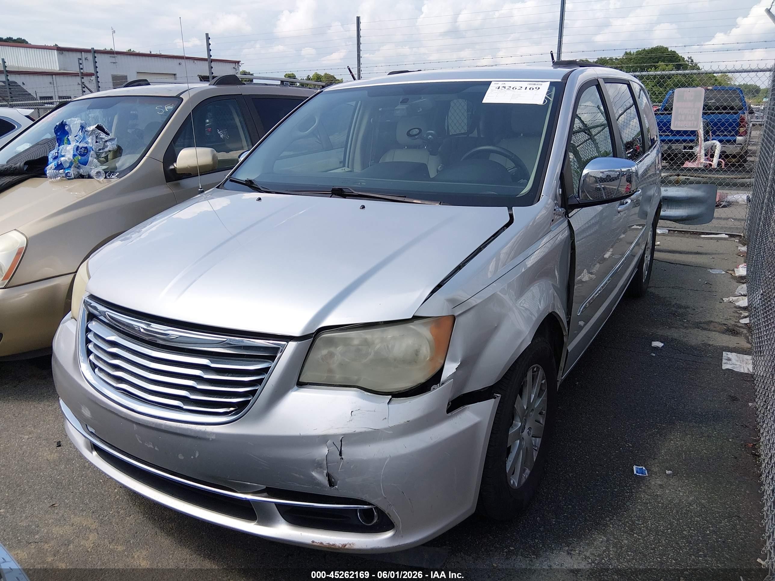 2011 Chrysler Town & Country Touring-l Gray vin: 2A4RR8DG9BR676758