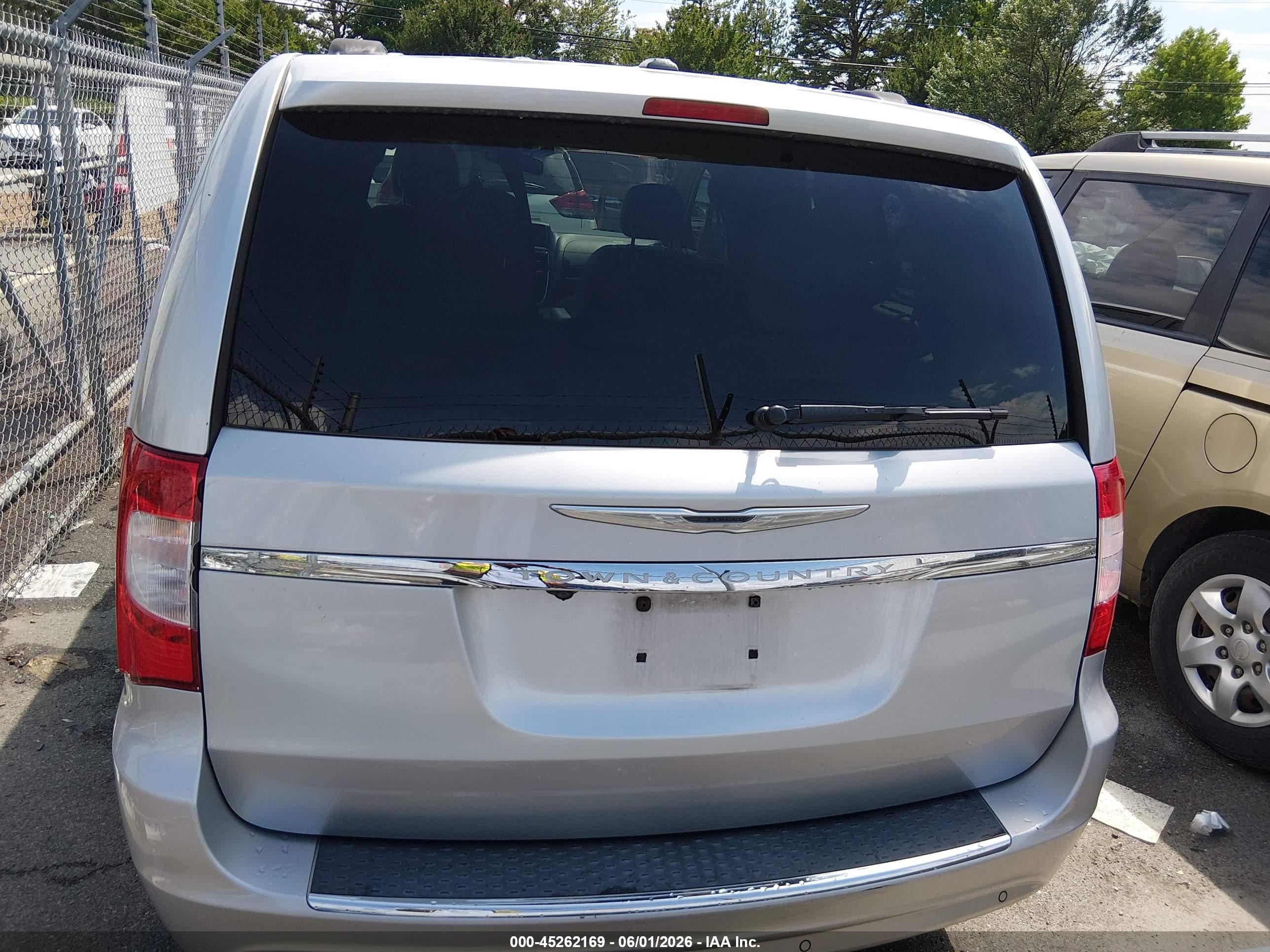 2011 Chrysler Town & Country Touring-l Gray vin: 2A4RR8DG9BR676758
