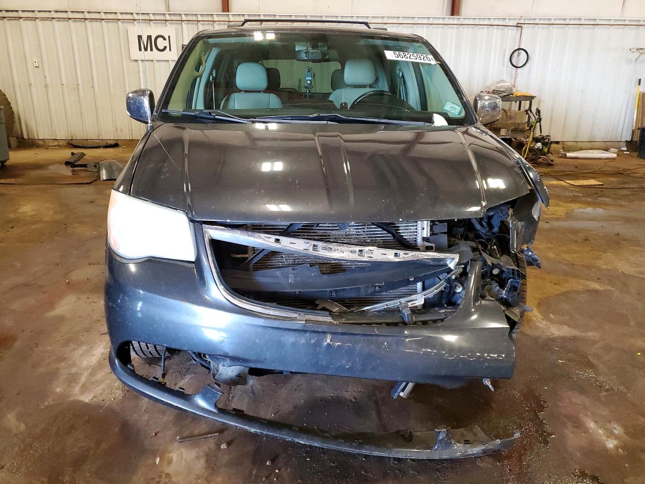 2011 Chrysler Town & Country Touring L Charcoal vin: 2A4RR8DG9BR680275
