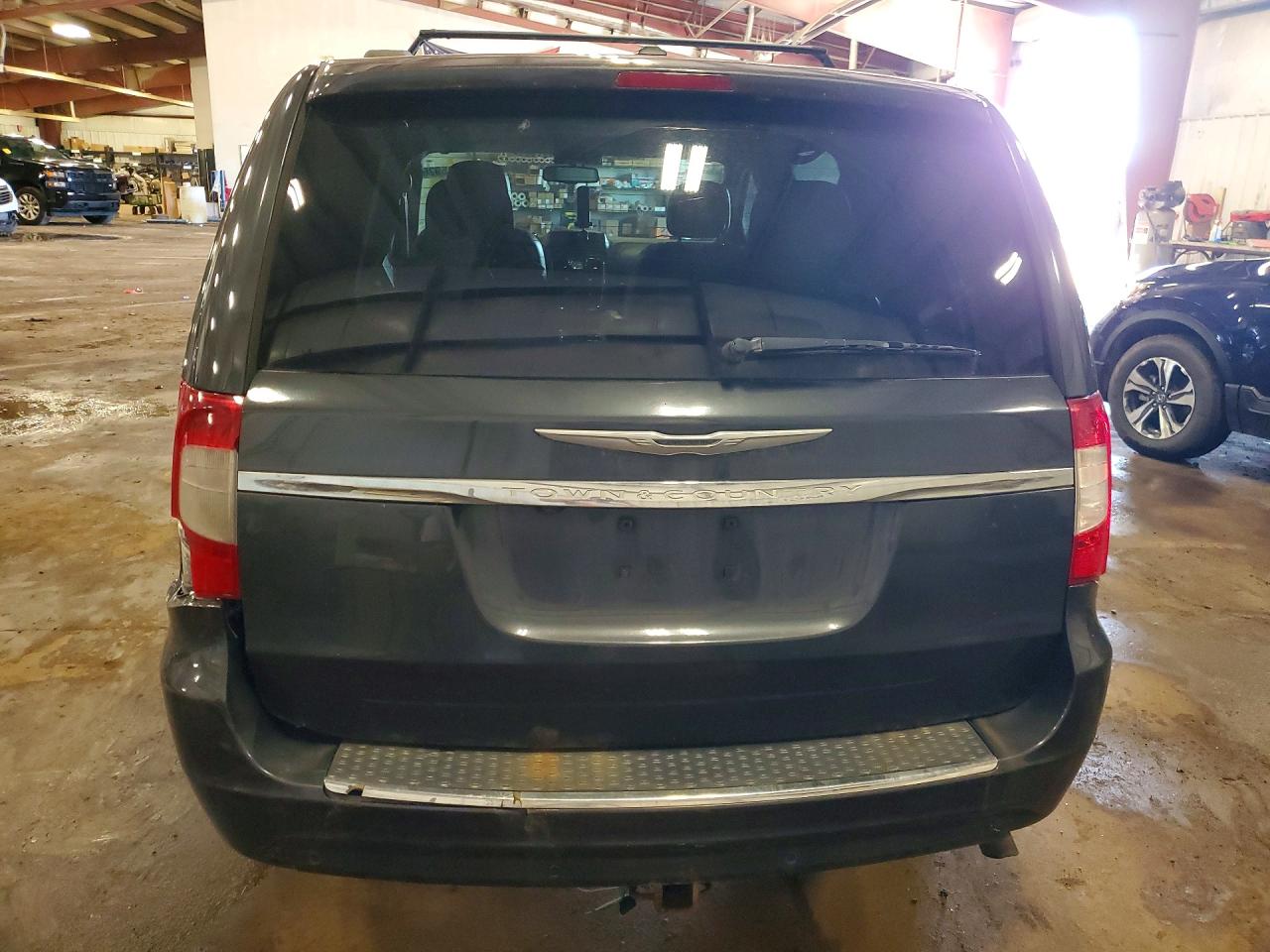 2011 Chrysler Town & Country Touring L Charcoal vin: 2A4RR8DG9BR680275