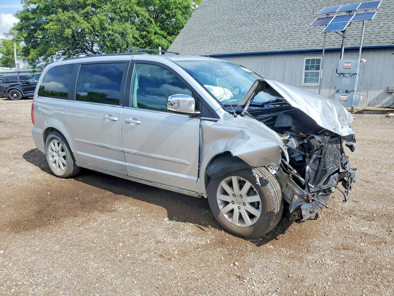 2011 Chrysler Town & Country Touring L Silver vin: 2A4RR8DG9BR713680