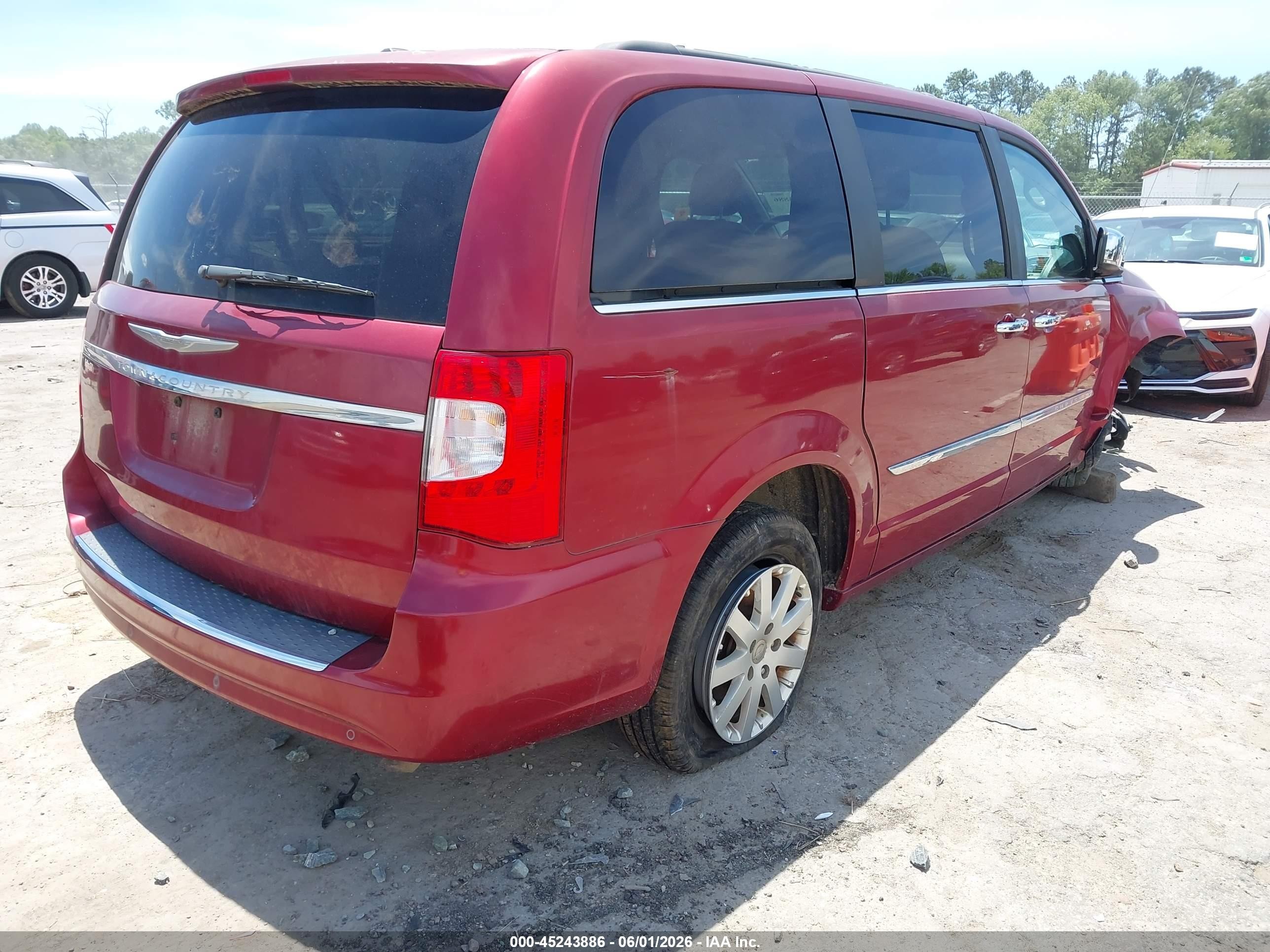 2011 Chrysler Town & Country Touring-l Red vin: 2A4RR8DG9BR713856