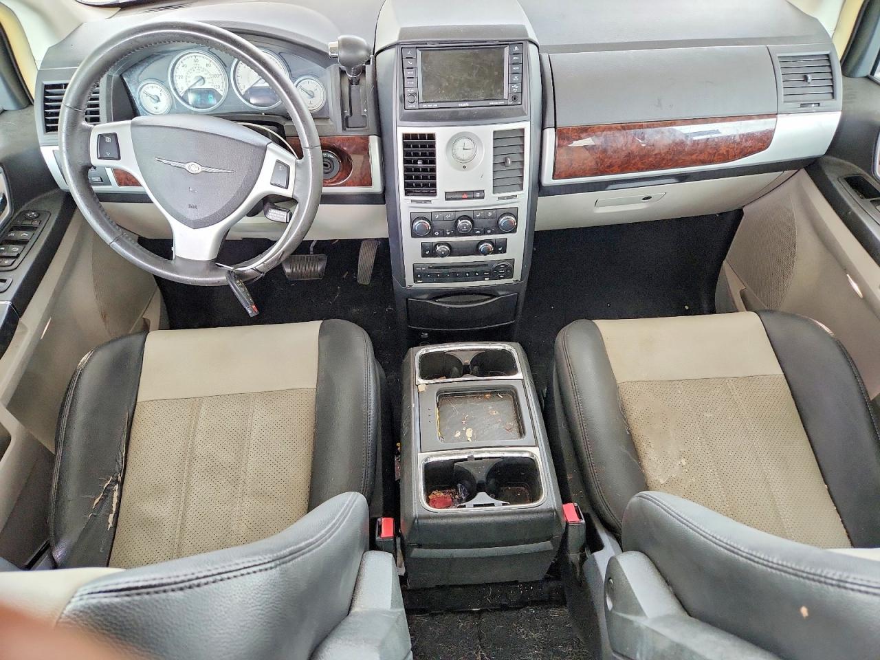 2010 Chrysler Town & Country Touring Plus Burgundy vin: 2A4RR8DX1AR421956
