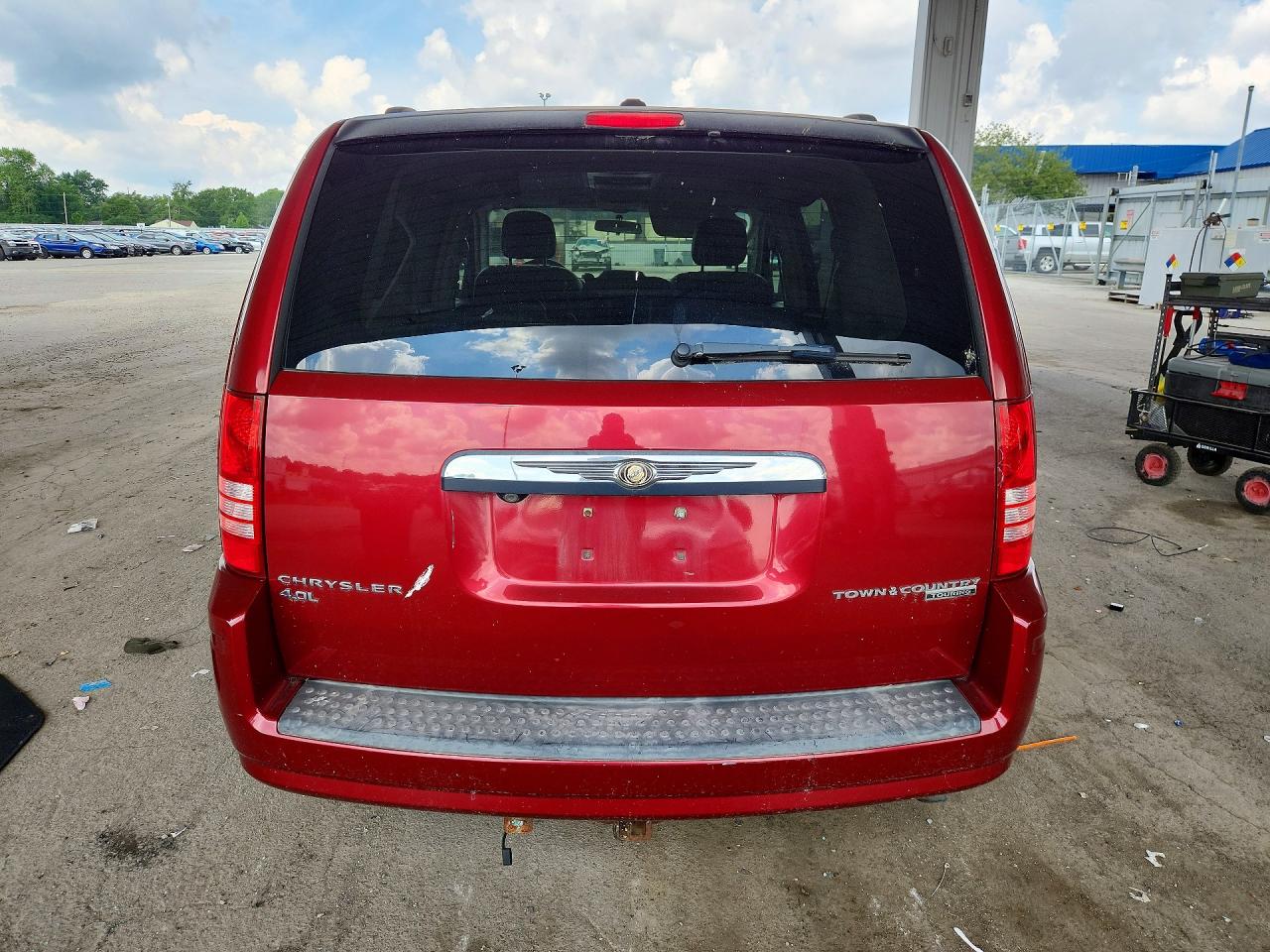 2010 Chrysler Town & Country Touring Plus Burgundy vin: 2A4RR8DX1AR421956