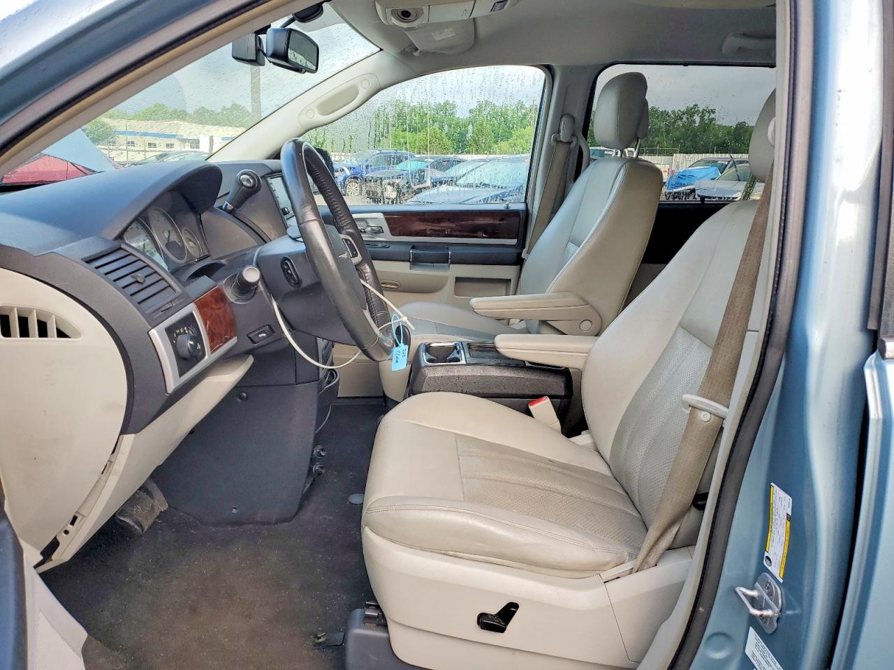 2010 Chrysler Town & Country Touring Plus Turquoise vin: 2A4RR8DX2AR368135