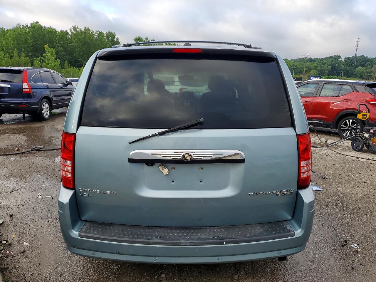 2010 Chrysler Town & Country Touring Plus Turquoise vin: 2A4RR8DX2AR368135