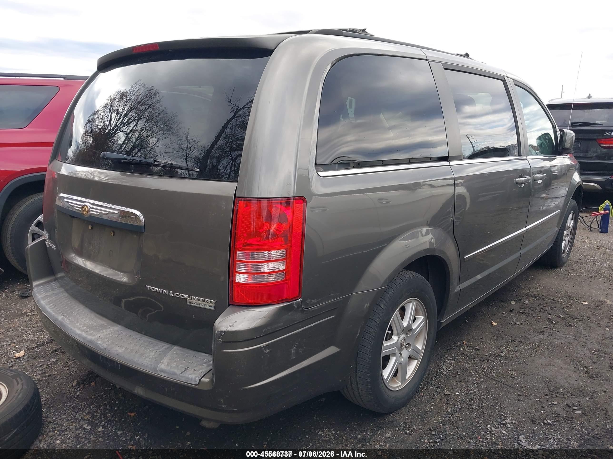 2010 Chrysler Town & Country Touring Plus Gray vin: 2A4RR8DX6AR405199