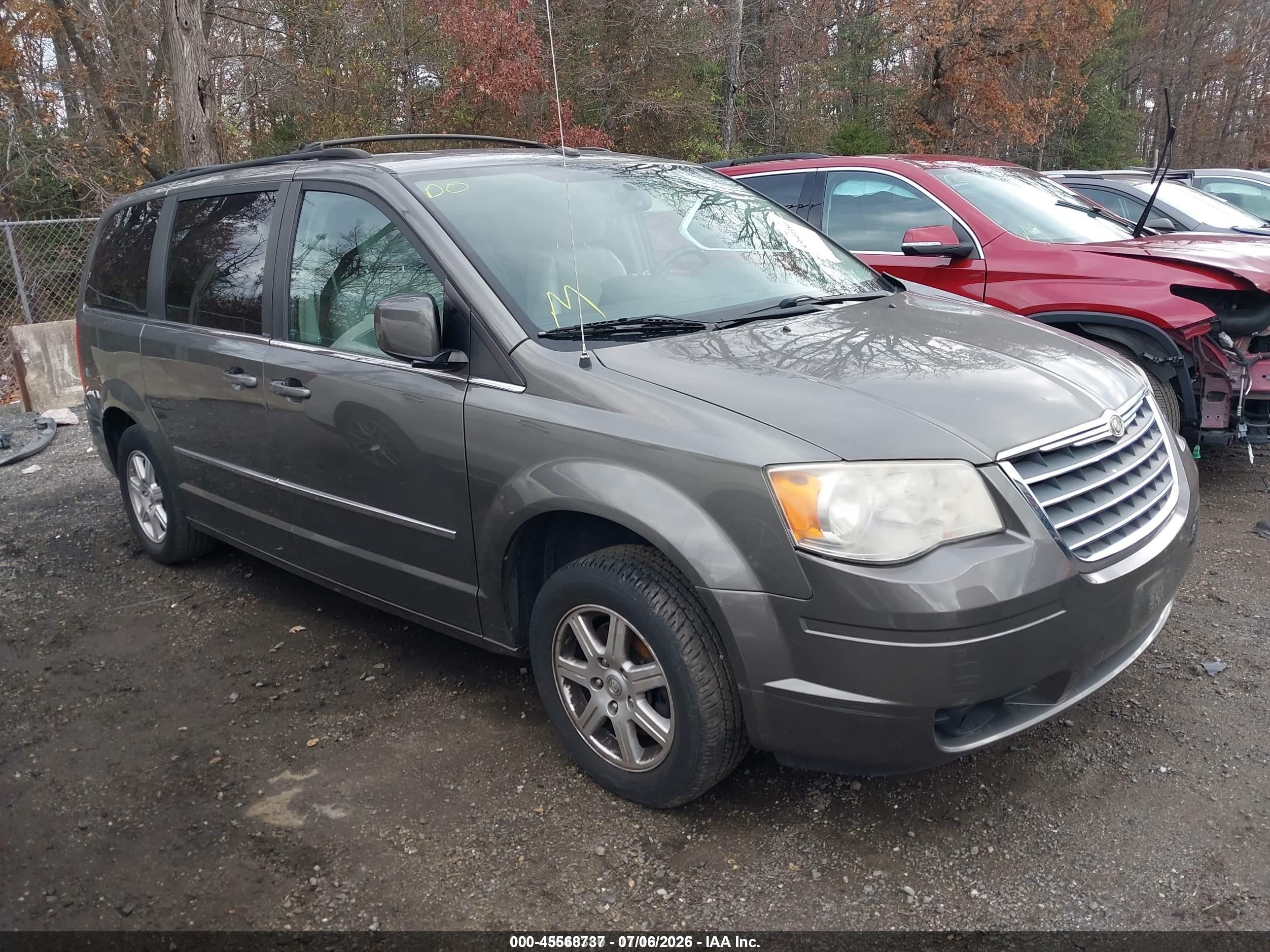 2010 Chrysler Town & Country Touring Plus Gray vin: 2A4RR8DX6AR405199