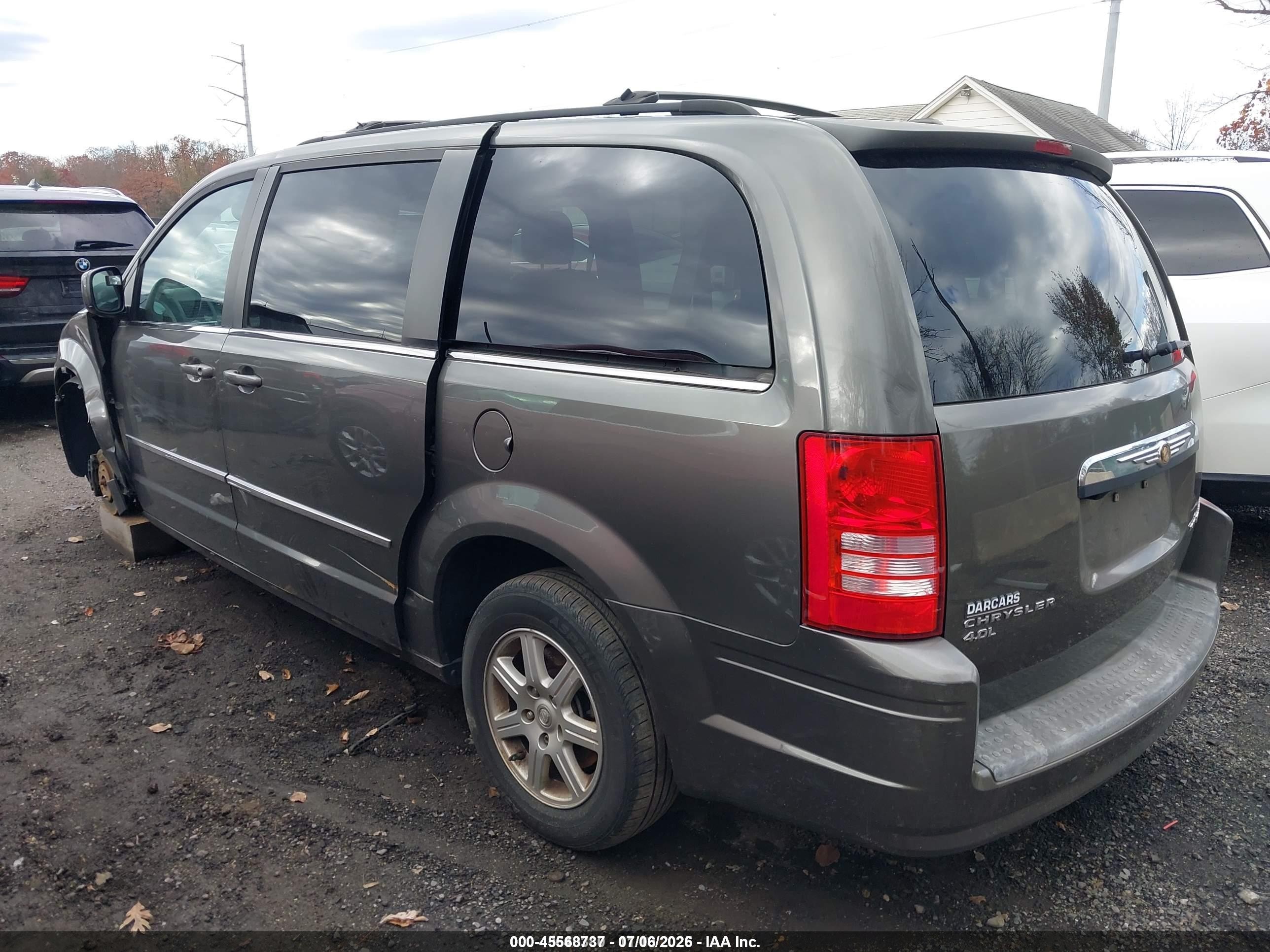 2010 Chrysler Town & Country Touring Plus Gray vin: 2A4RR8DX6AR405199