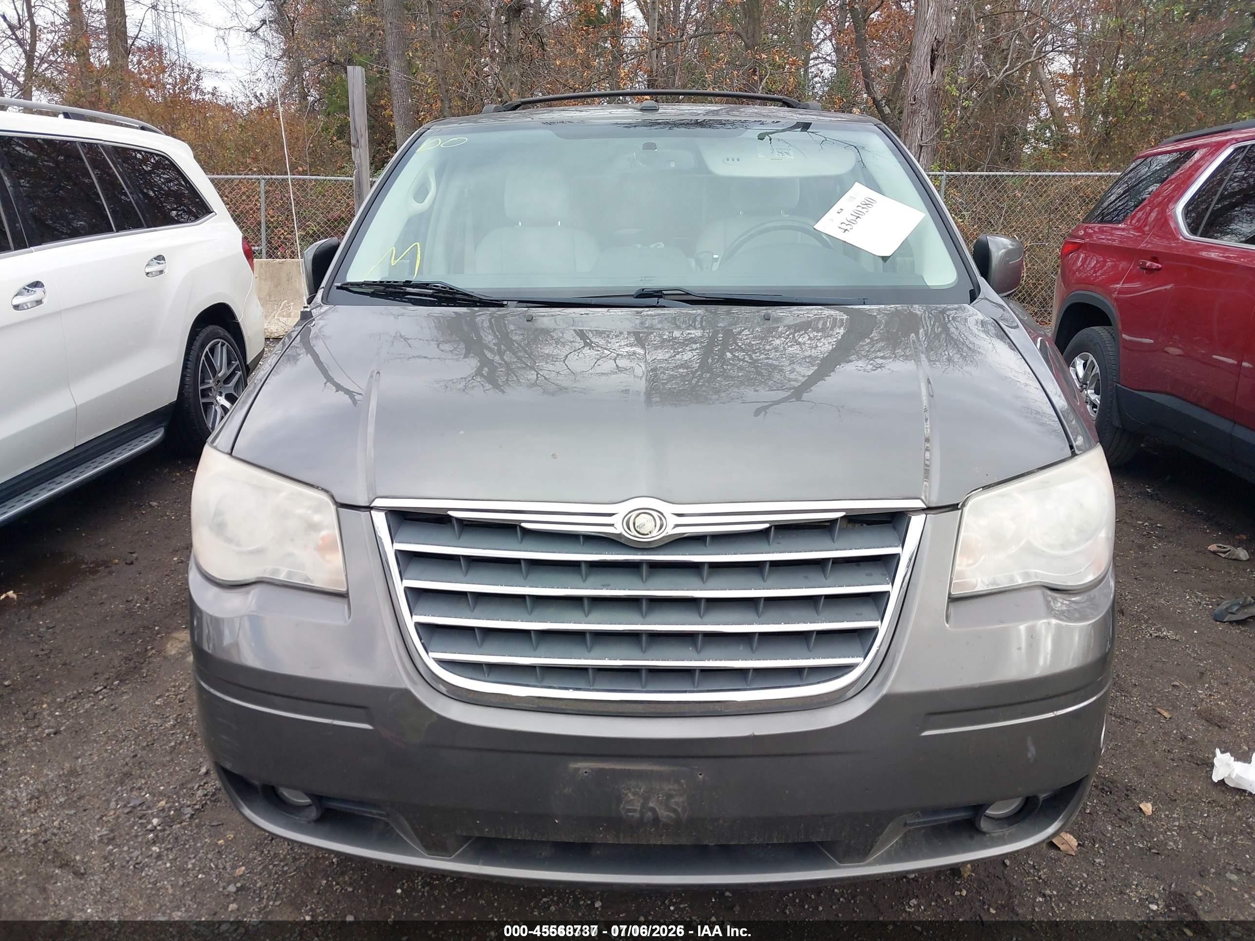 2010 Chrysler Town & Country Touring Plus Gray vin: 2A4RR8DX6AR405199