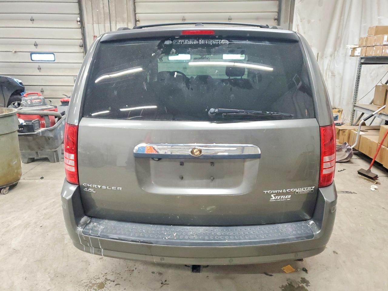 2010 Chrysler Town & Country Touring Plus Gray vin: 2A4RR8DX6AR441894