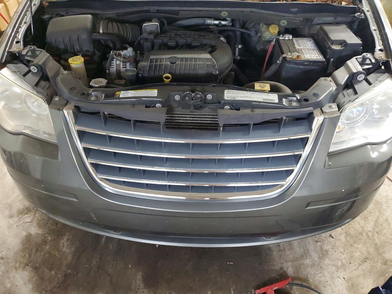 2010 Chrysler Town & Country Touring Plus Gray vin: 2A4RR8DX6AR441894
