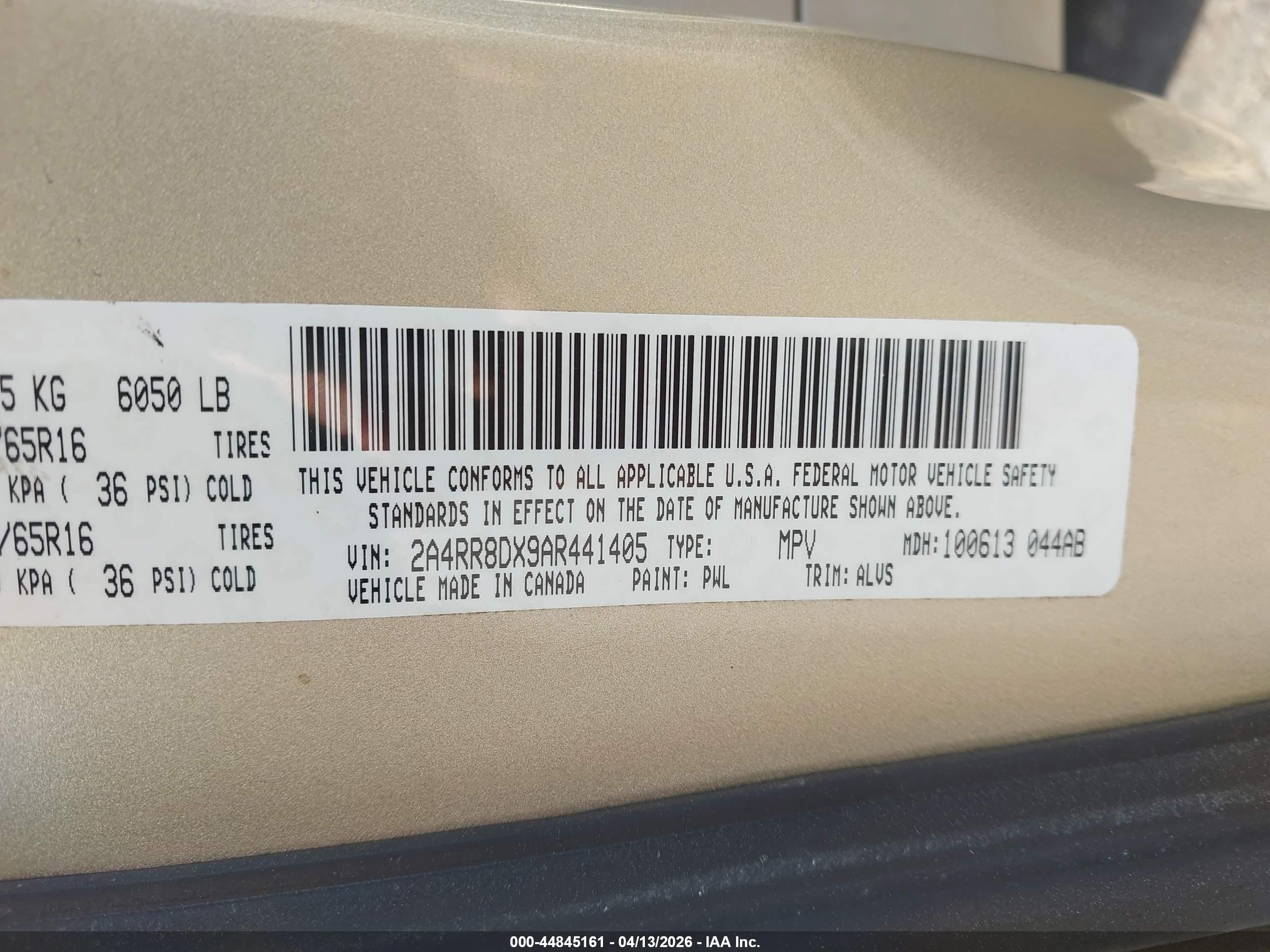 2010 Chrysler Town & Country Touring Plus Золотой vin: 2A4RR8DX9AR441405