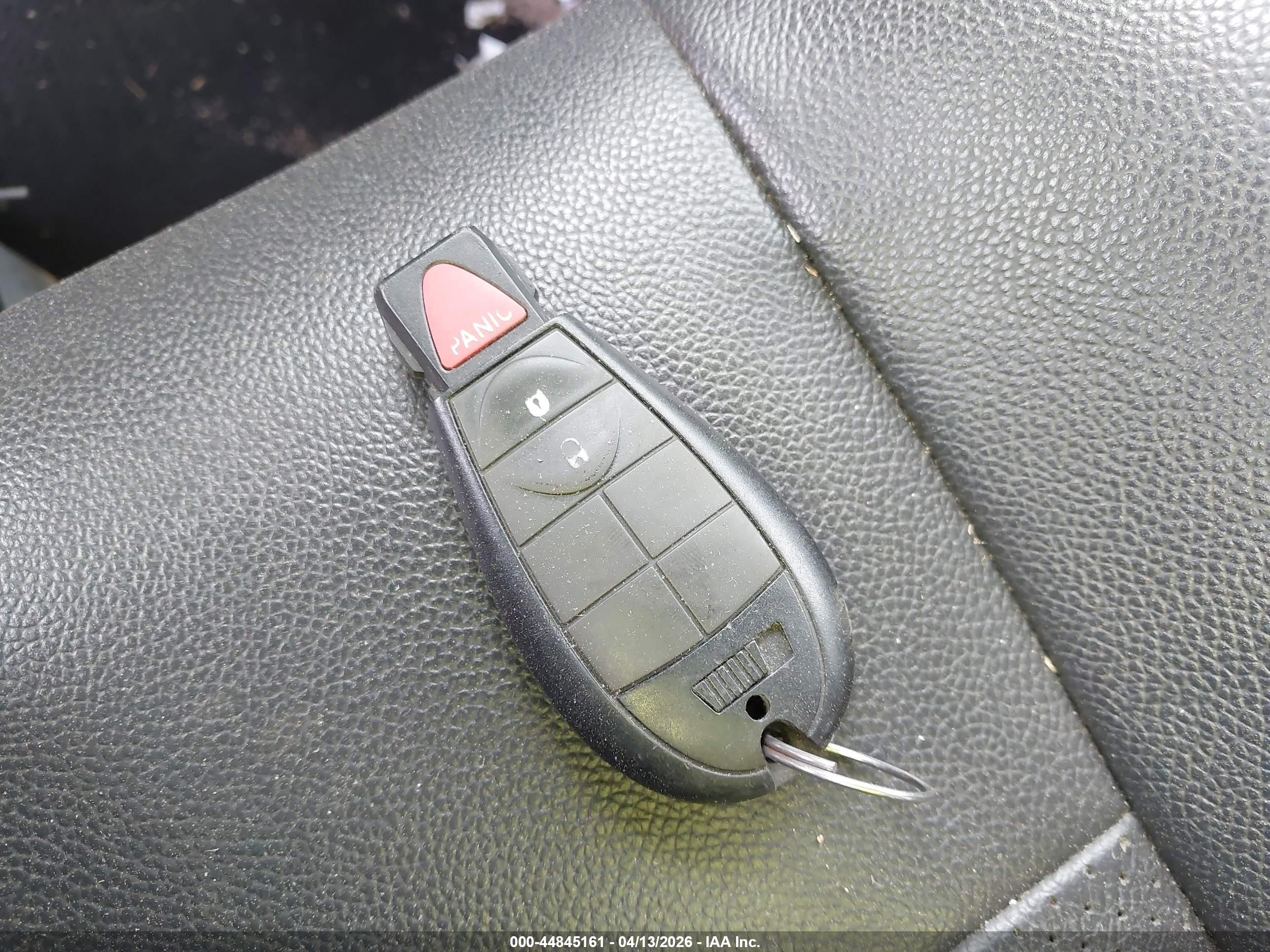 2010 Chrysler Town & Country Touring Plus Золотой vin: 2A4RR8DX9AR441405