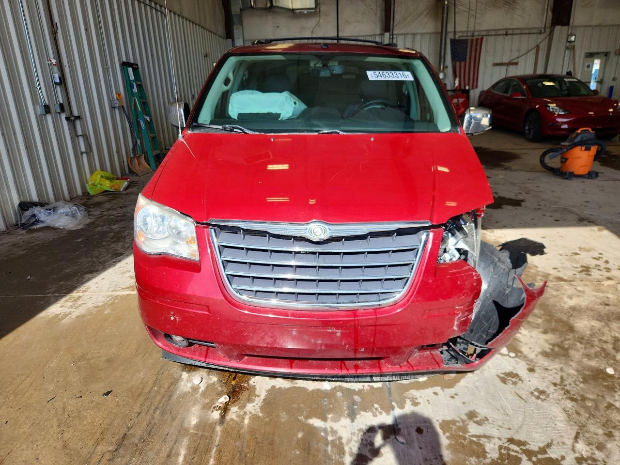2010 Chrysler Town & Country Touring Plus Red vin: 2A4RR8DX9AR448533