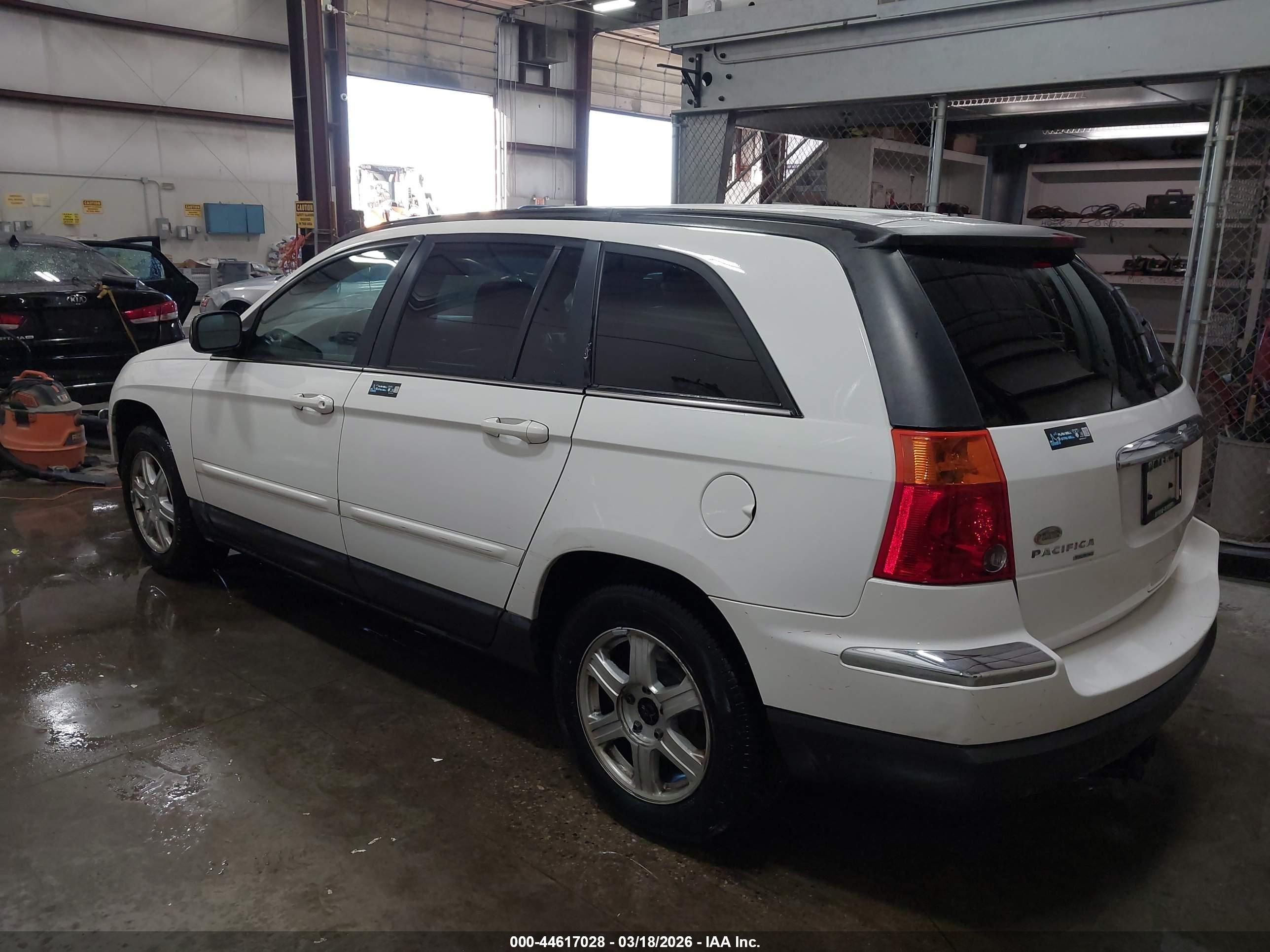 2006 Chrysler Pacifica Touring White vin: 2A8GF68486R824357