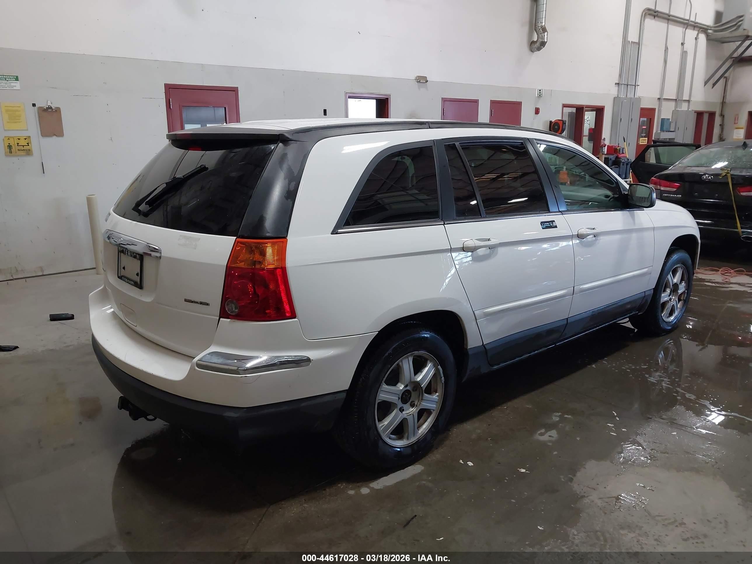 2006 Chrysler Pacifica Touring White vin: 2A8GF68486R824357
