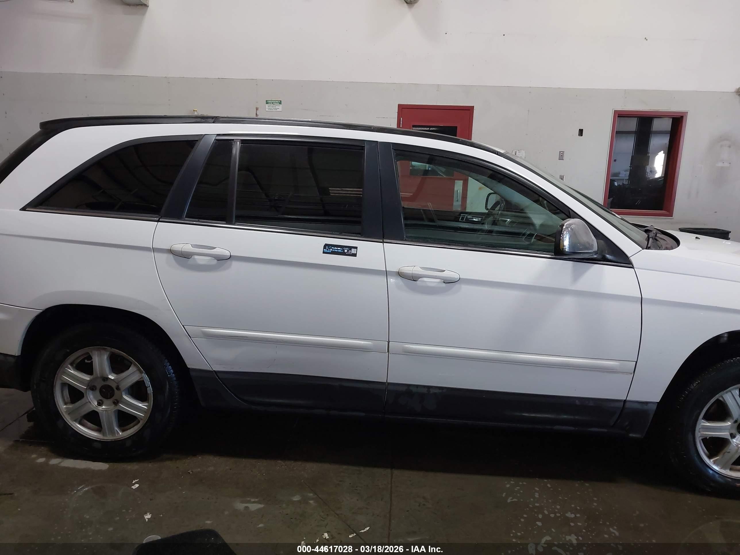 2006 Chrysler Pacifica Touring White vin: 2A8GF68486R824357