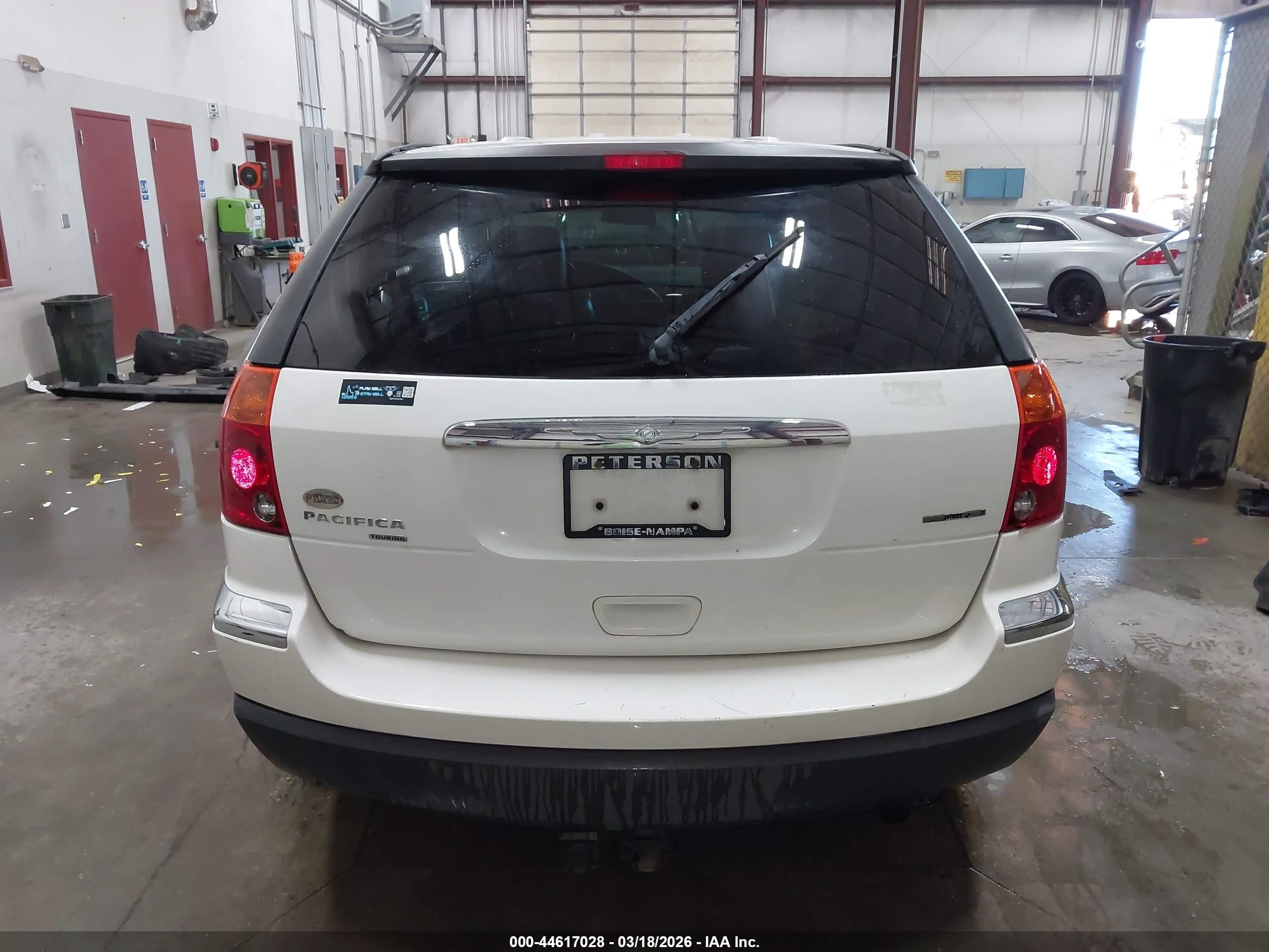 2006 Chrysler Pacifica Touring White vin: 2A8GF68486R824357