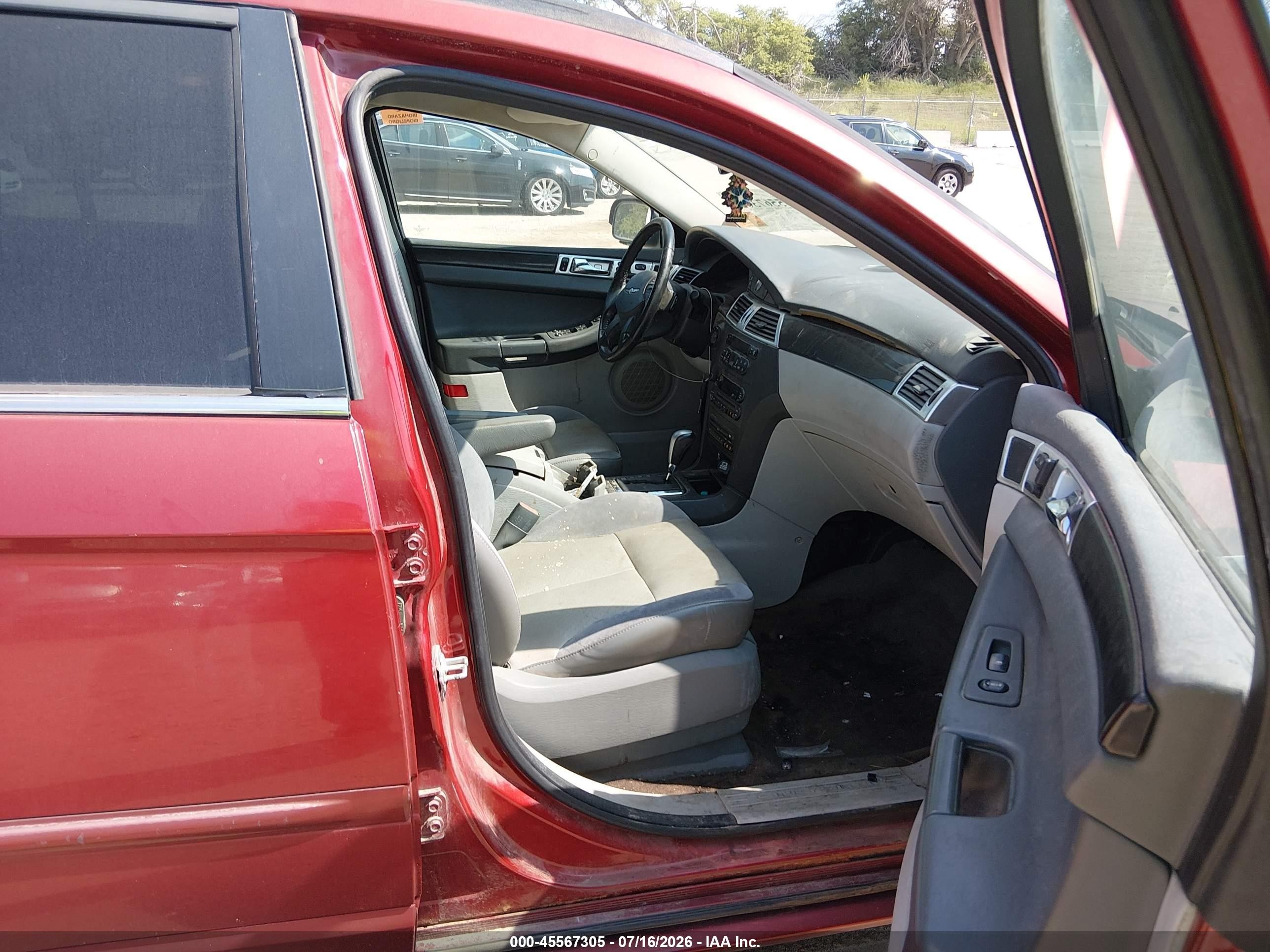 2008 Chrysler Pacifica Touring Red vin: 2A8GF68XX8R668500
