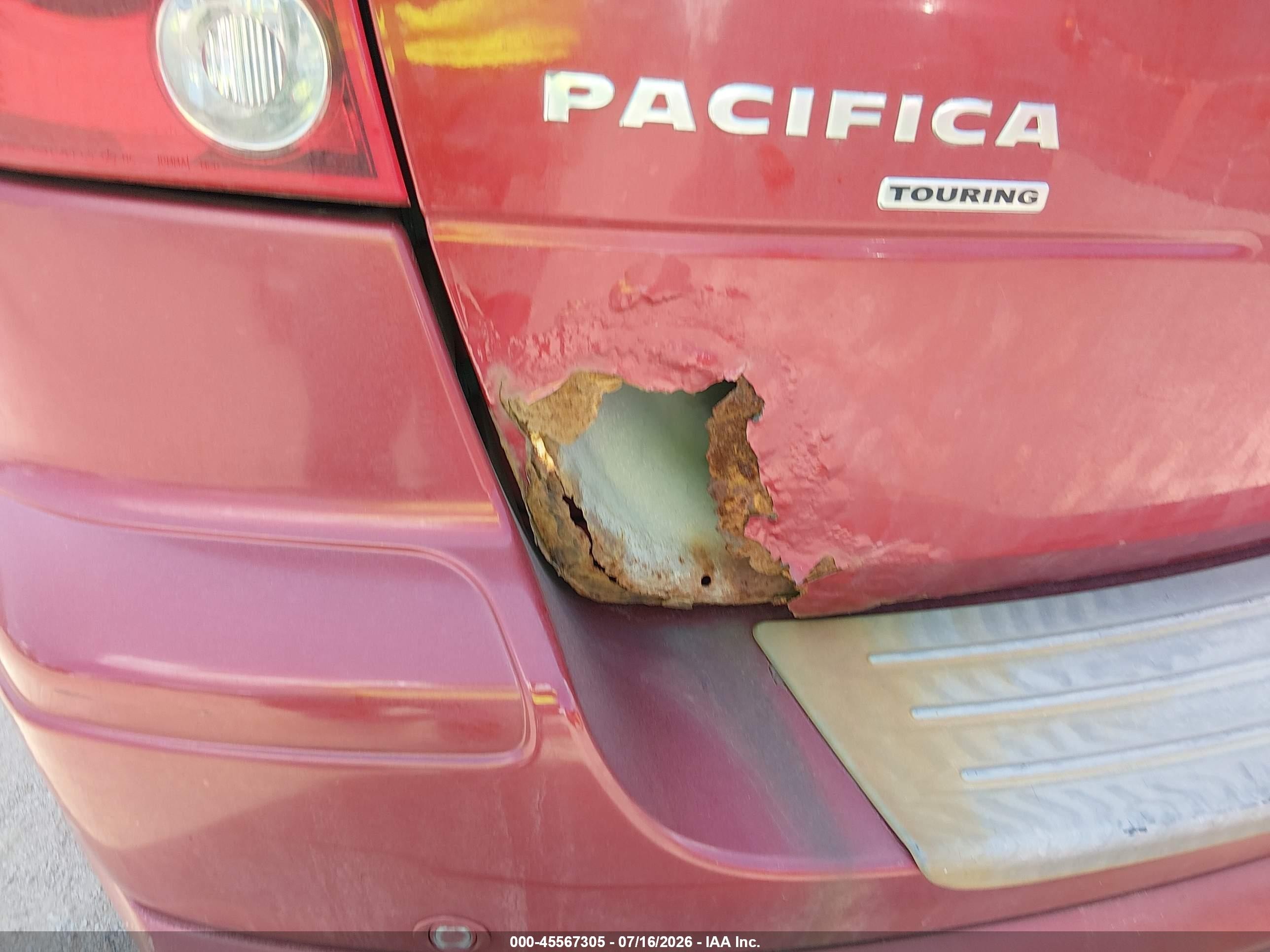 2008 Chrysler Pacifica Touring Red vin: 2A8GF68XX8R668500
