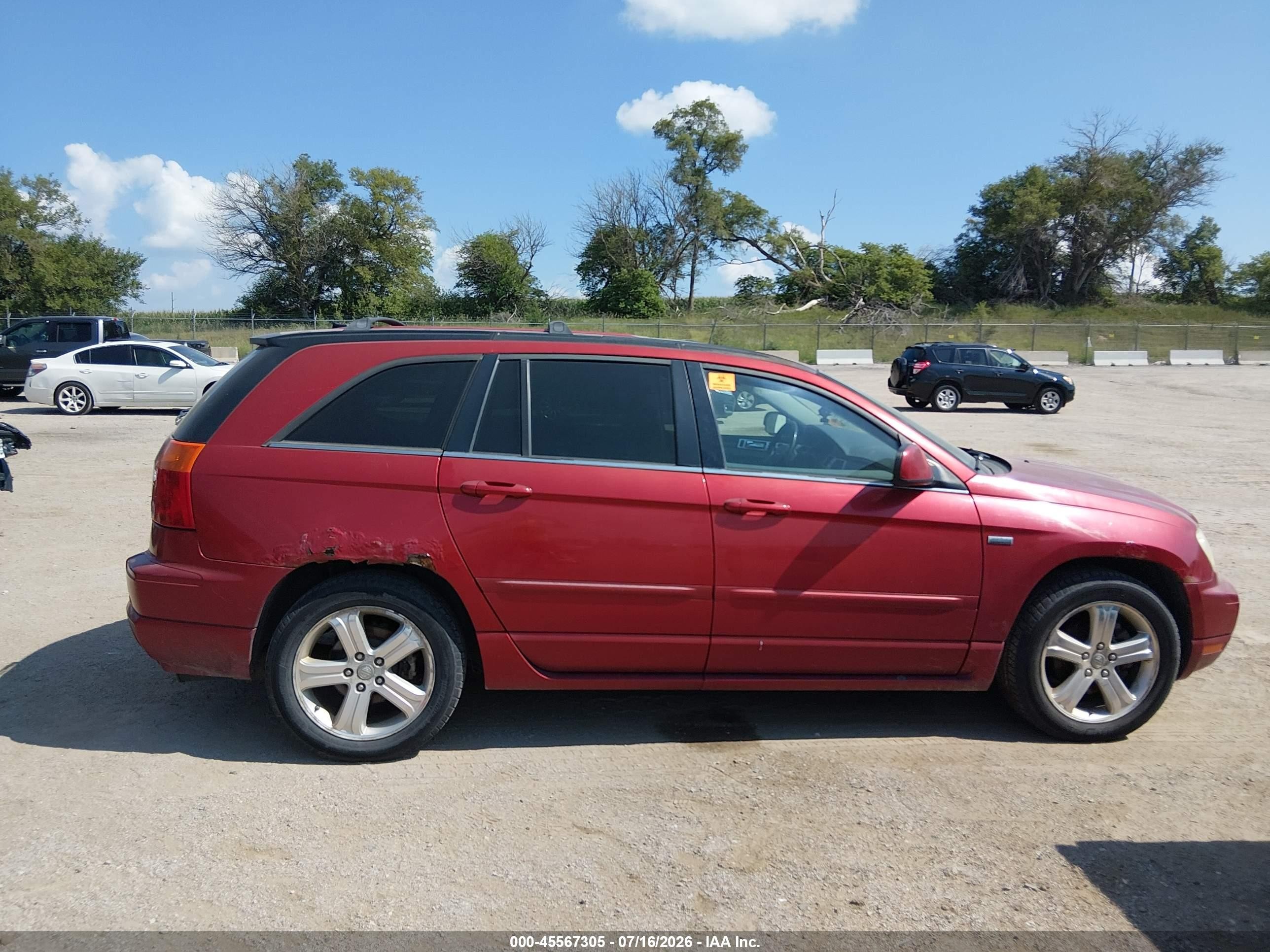 2008 Chrysler Pacifica Touring Red vin: 2A8GF68XX8R668500