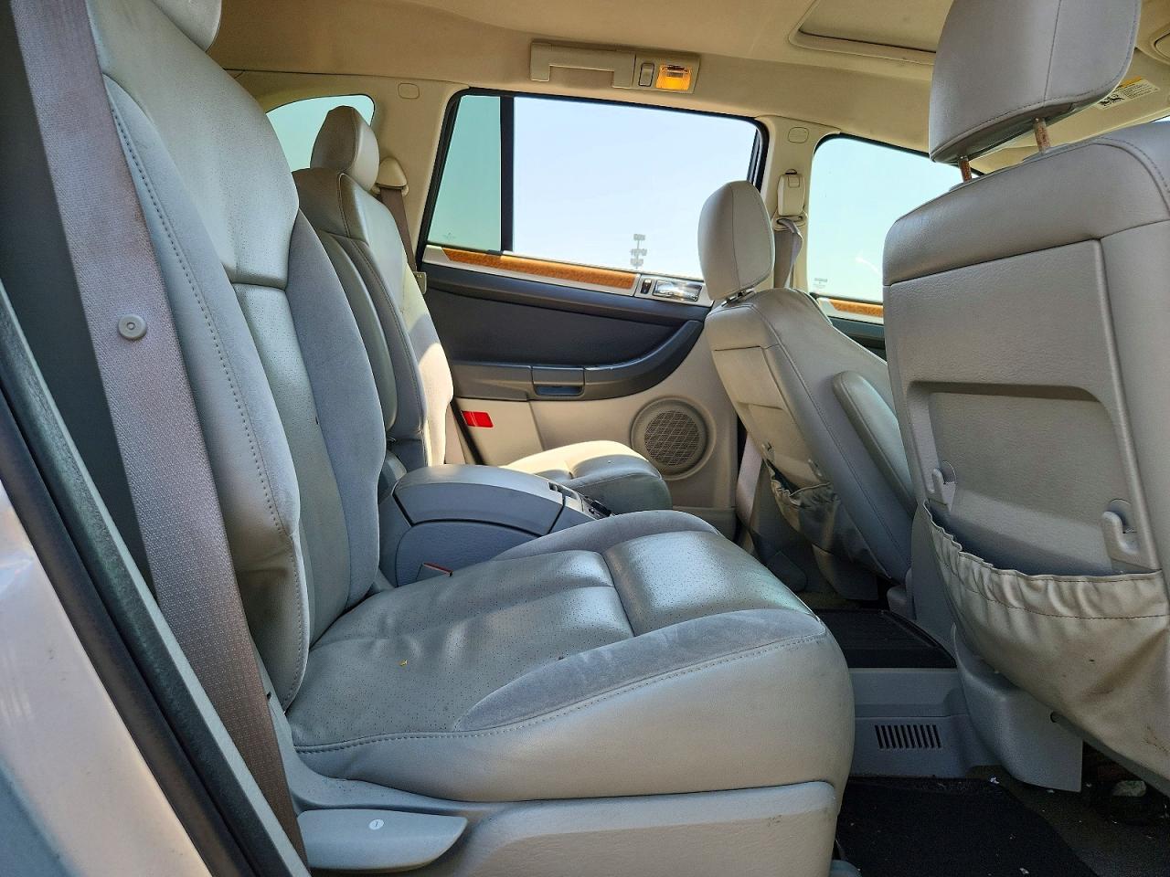 2008 Chrysler Pacifica Limited Silver vin: 2A8GF78X18R108063