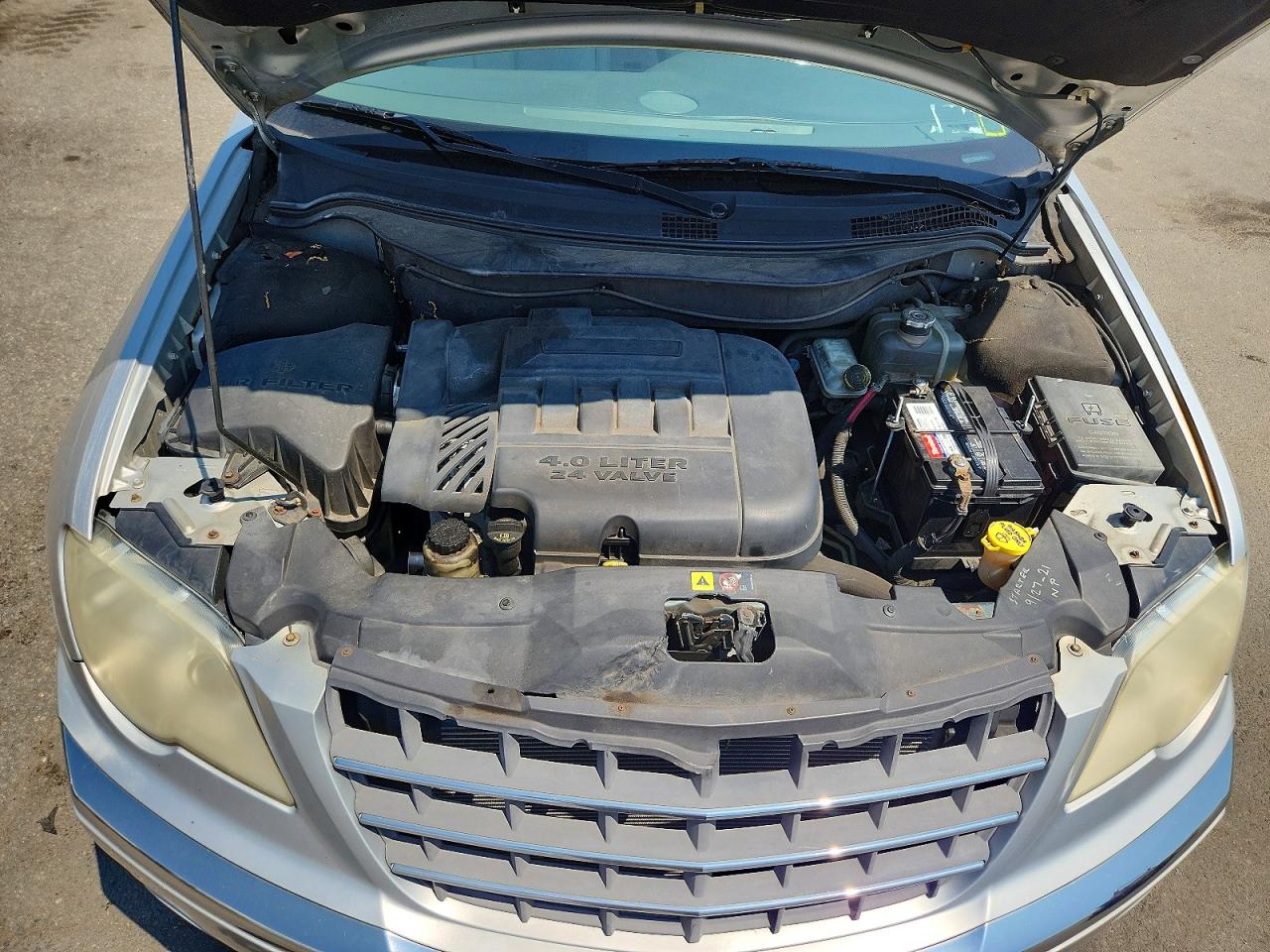 2008 Chrysler Pacifica Limited Silver vin: 2A8GF78X18R108063