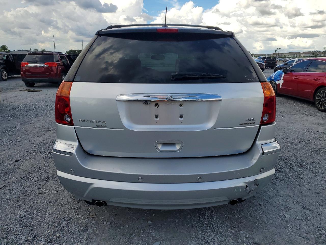 2007 Chrysler Pacifica Серебряный vin: 2A8GF78X97R196679