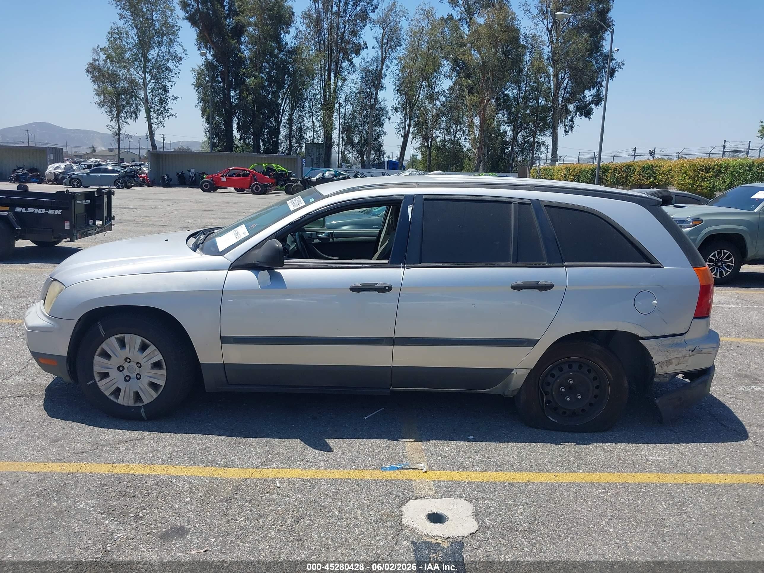 2006 Chrysler Pacifica   Silver vin: 2A8GM48476R605612