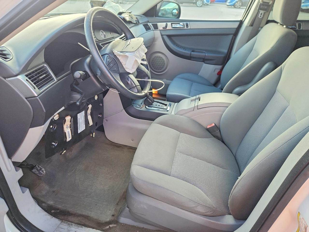 2008 Chrysler Pacifica Lx White vin: 2A8GM48L18R608936