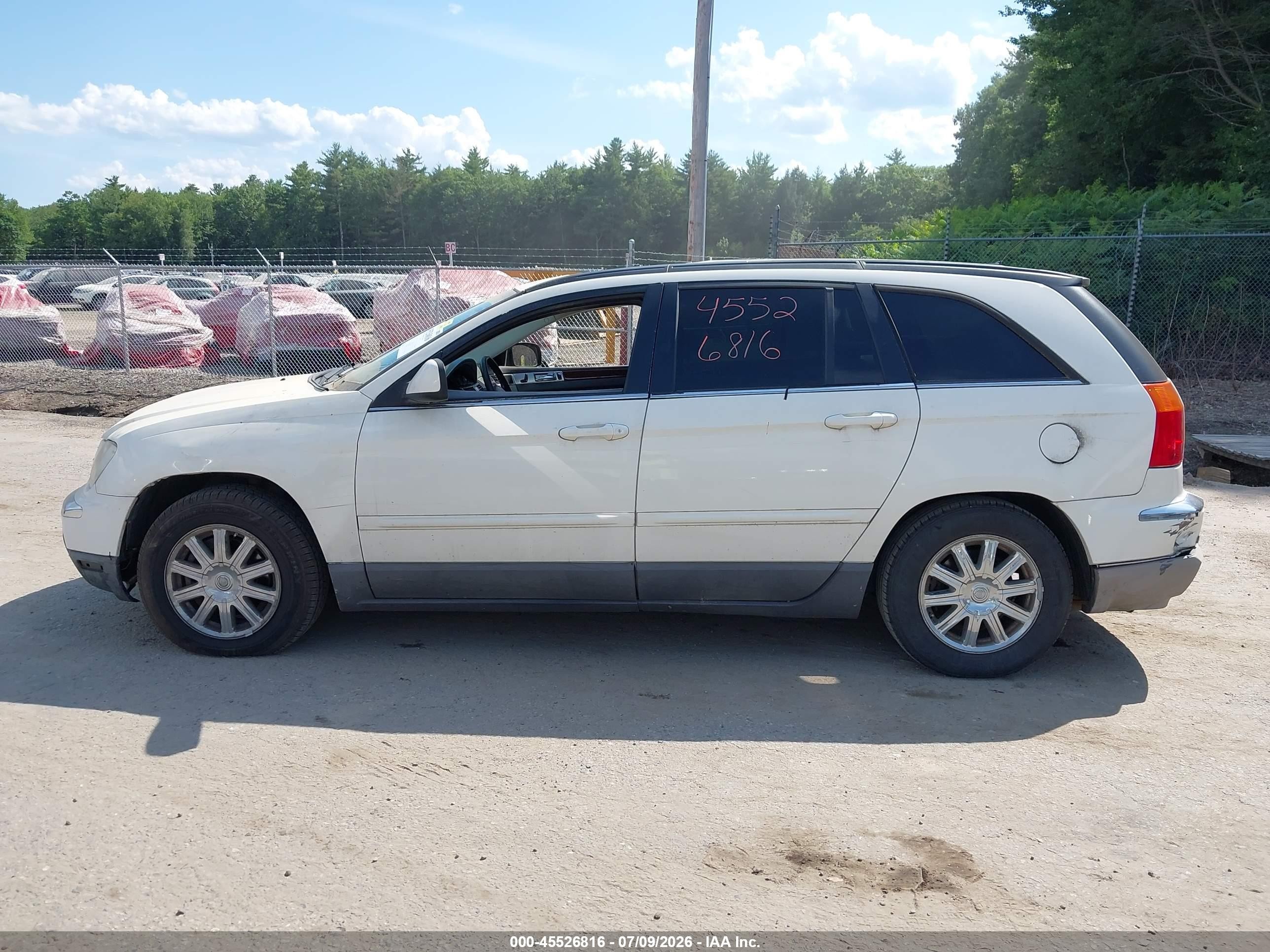 2007 Chrysler Pacifica Touring White vin: 2A8GM68X07R109073