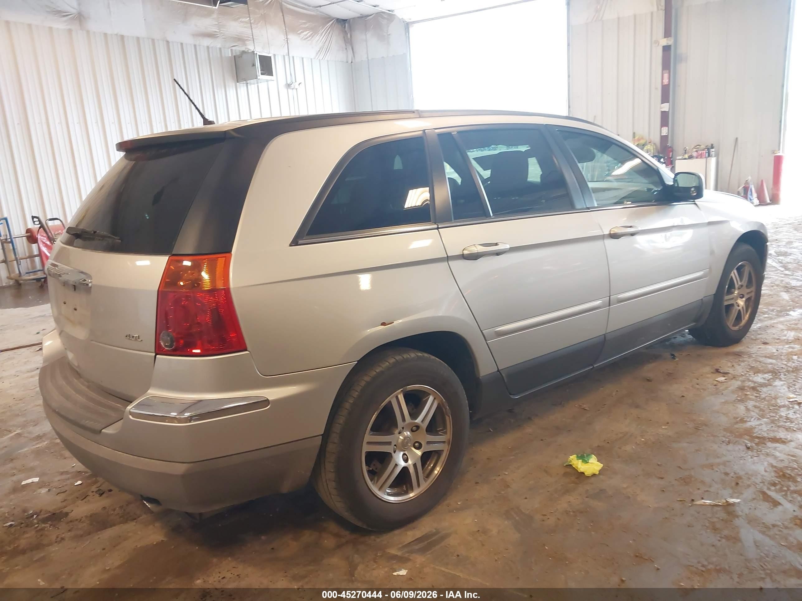 2007 Chrysler Pacifica Touring Silver vin: 2A8GM68X07R161822