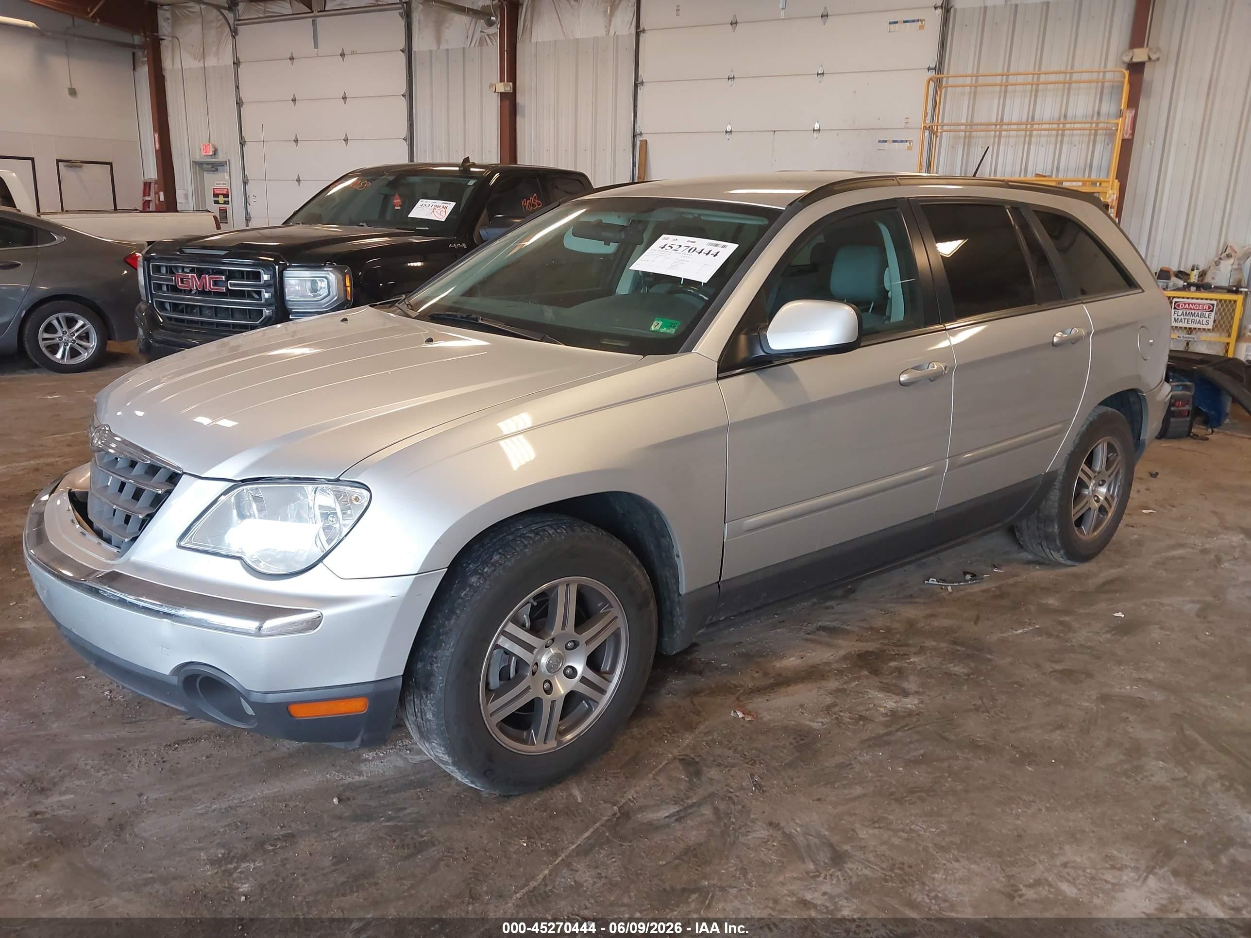 2007 Chrysler Pacifica Touring Silver vin: 2A8GM68X07R161822