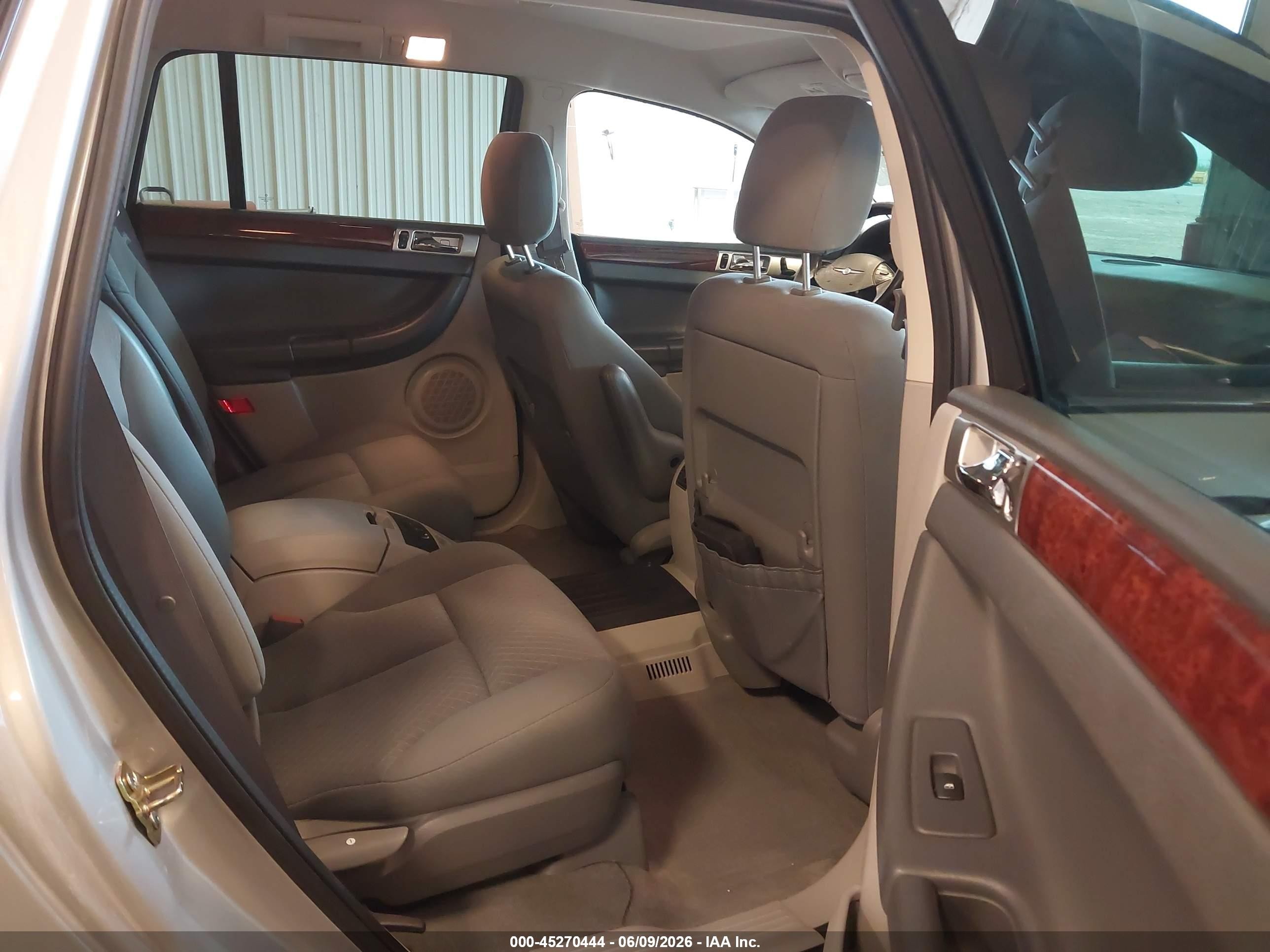 2007 Chrysler Pacifica Touring Silver vin: 2A8GM68X07R161822