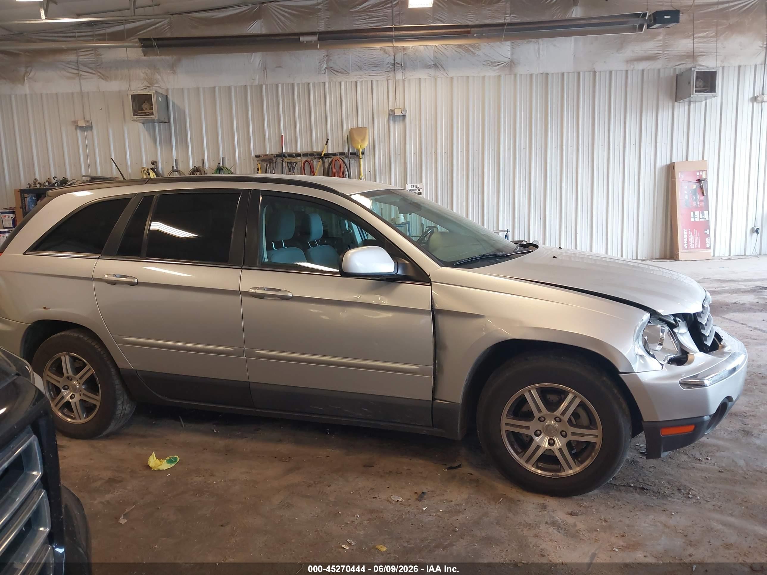 2007 Chrysler Pacifica Touring Silver vin: 2A8GM68X07R161822