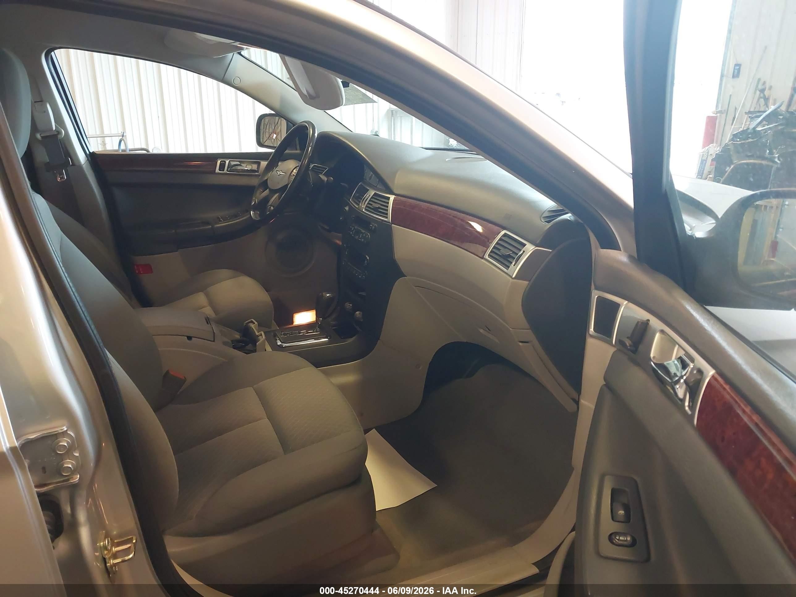 2007 Chrysler Pacifica Touring Silver vin: 2A8GM68X07R161822