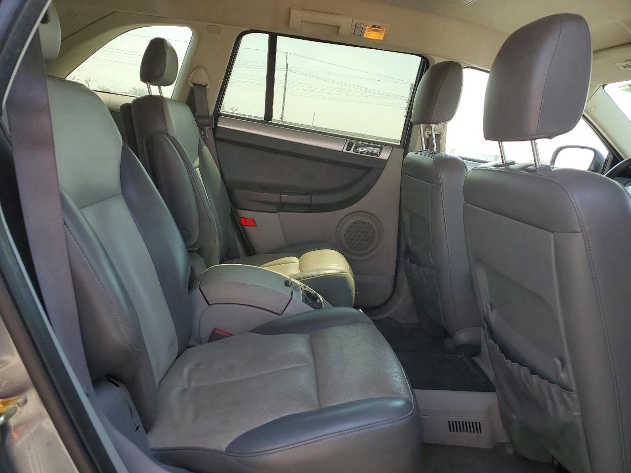 2007 Chrysler Pacifica Touring Silver vin: 2A8GM68X77R161655