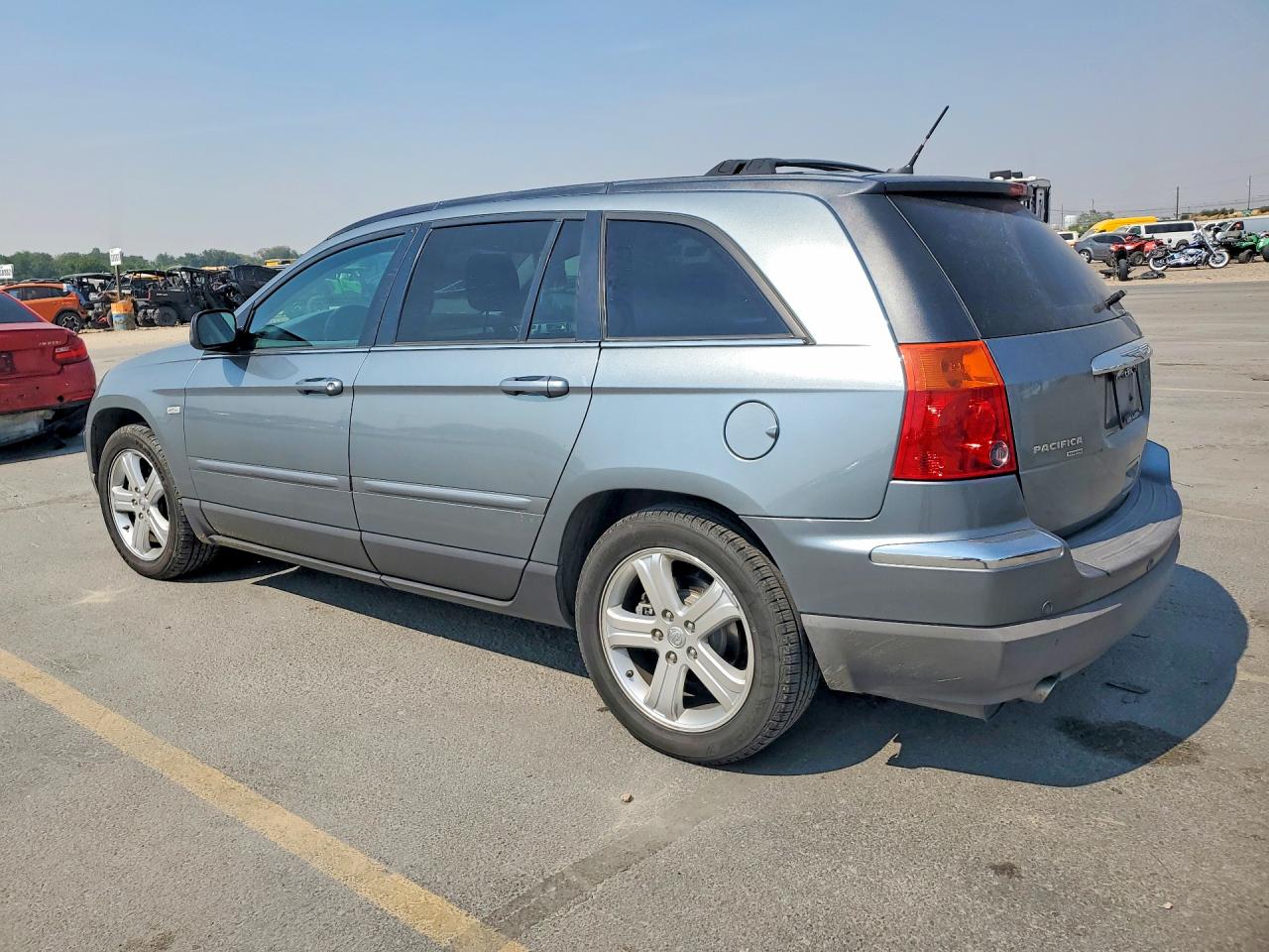 2007 Chrysler Pacifica Touring Silver vin: 2A8GM68X77R161655