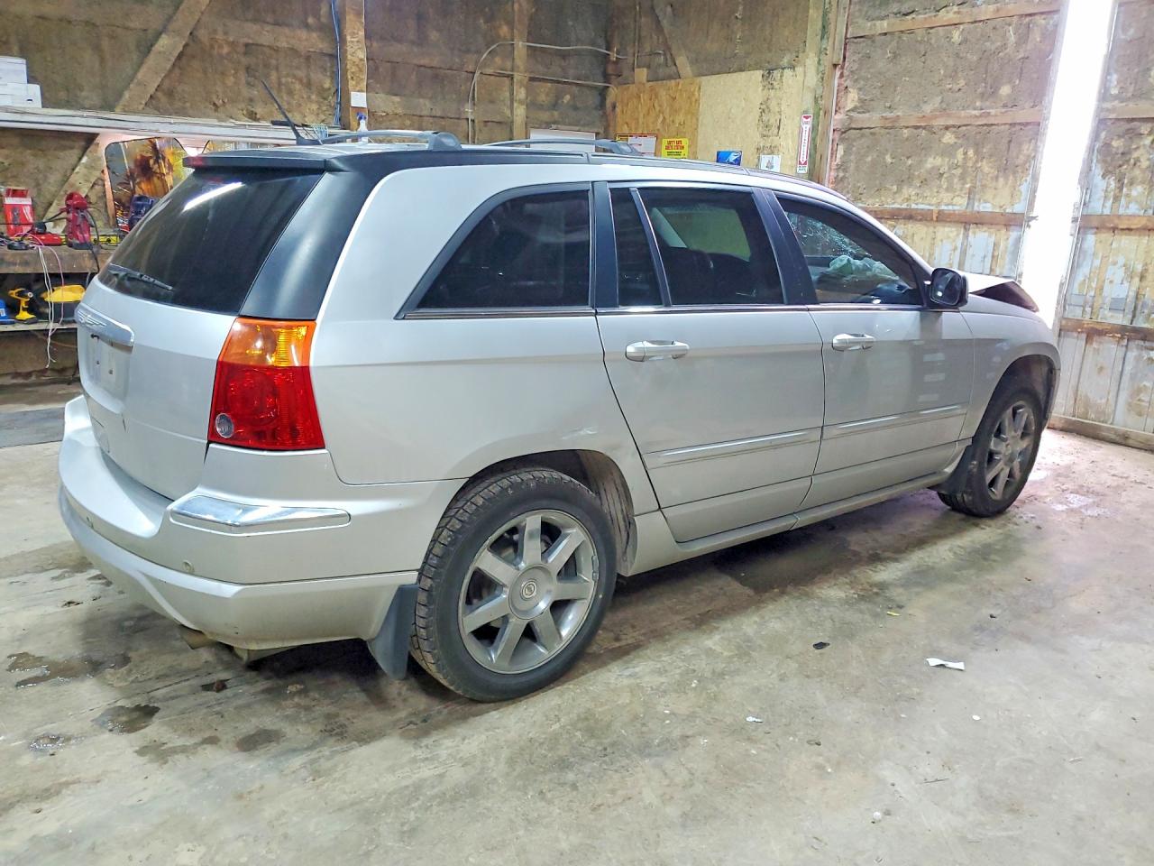 2008 Chrysler Pacifica Limited Silver vin: 2A8GM78X58R101316