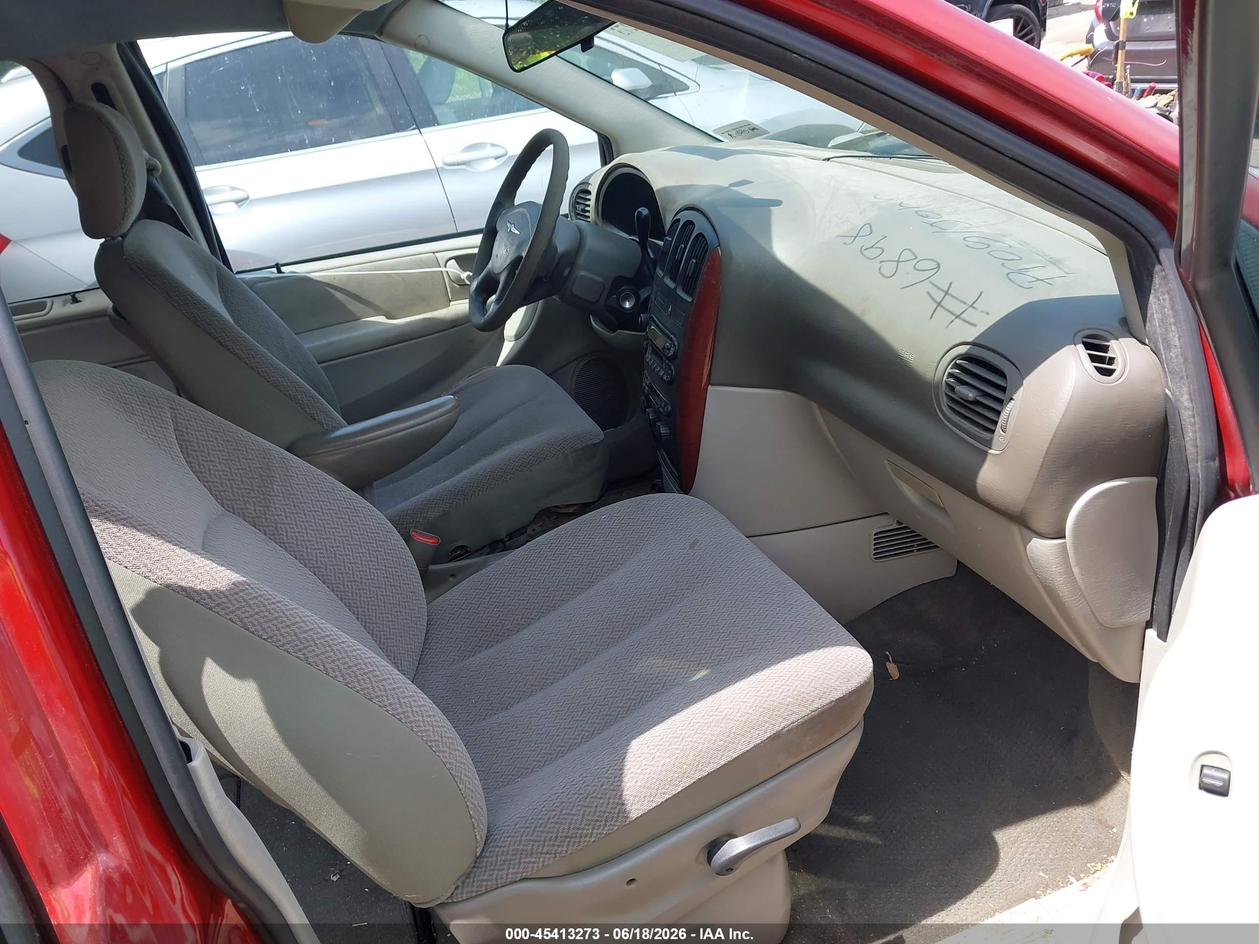2007 Chrysler Town & Country Lx Red vin: 2A8GP44R07R238871