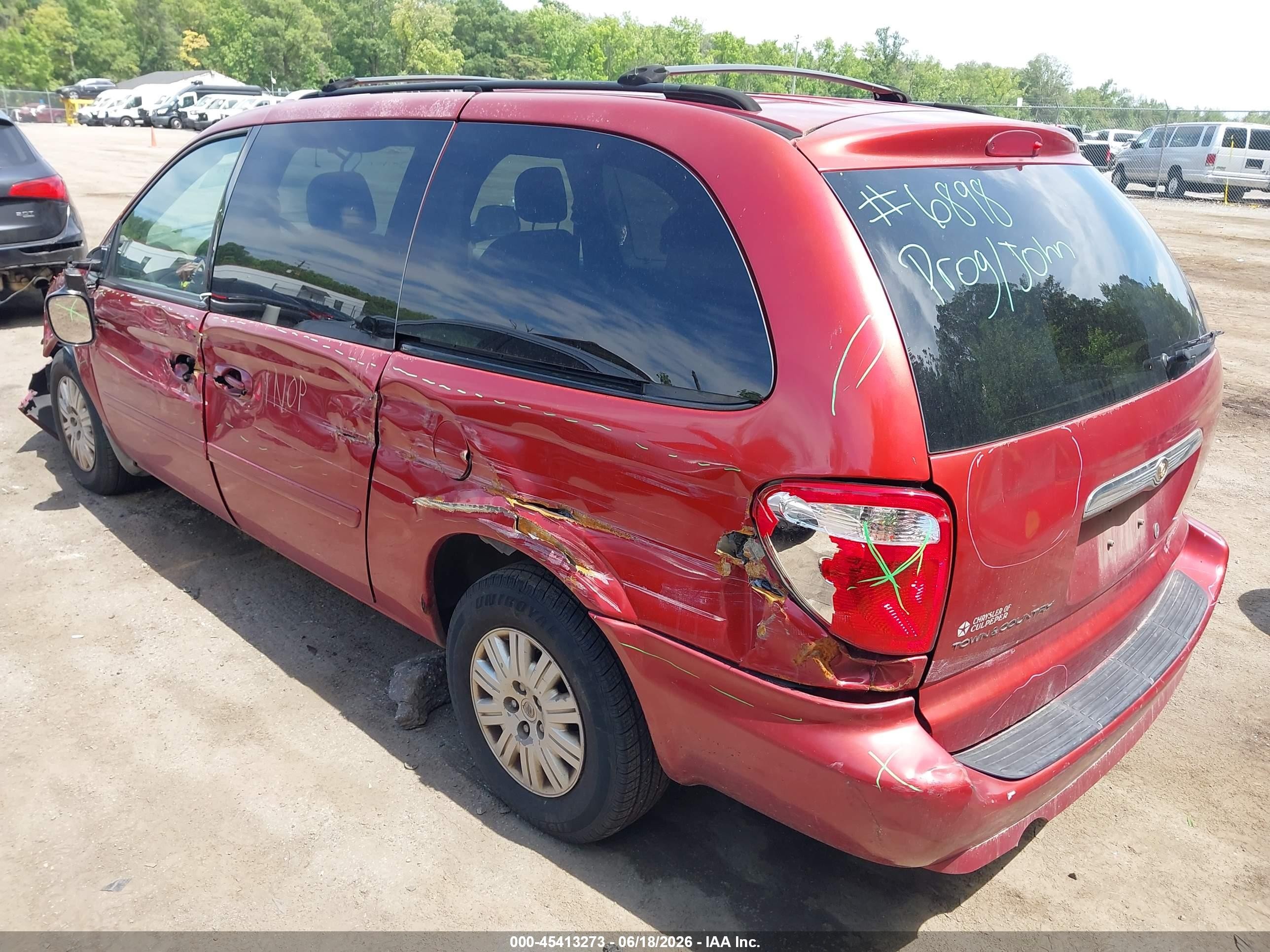 2007 Chrysler Town & Country Lx Red vin: 2A8GP44R07R238871
