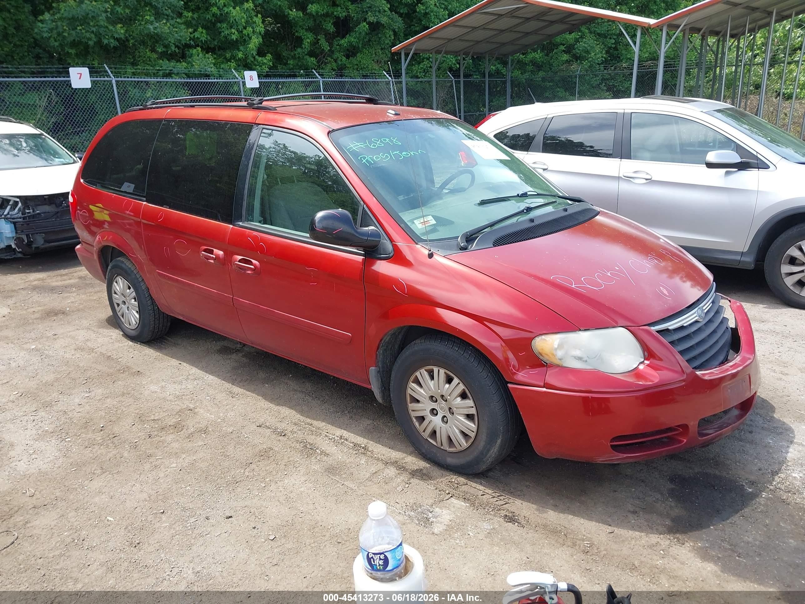 2007 Chrysler Town & Country Lx Red vin: 2A8GP44R07R238871